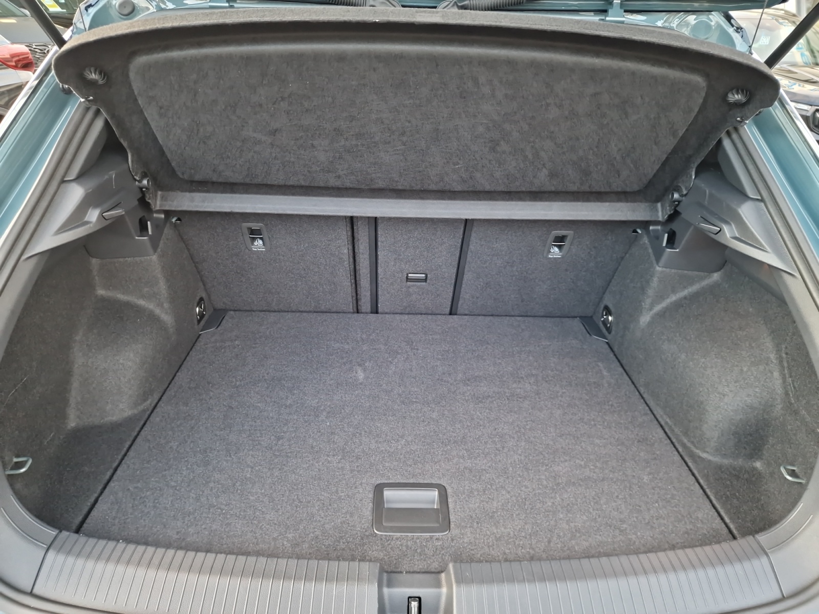 VW T-Roc 1.5 TSI EVO R-Line DSG AHK-image-22