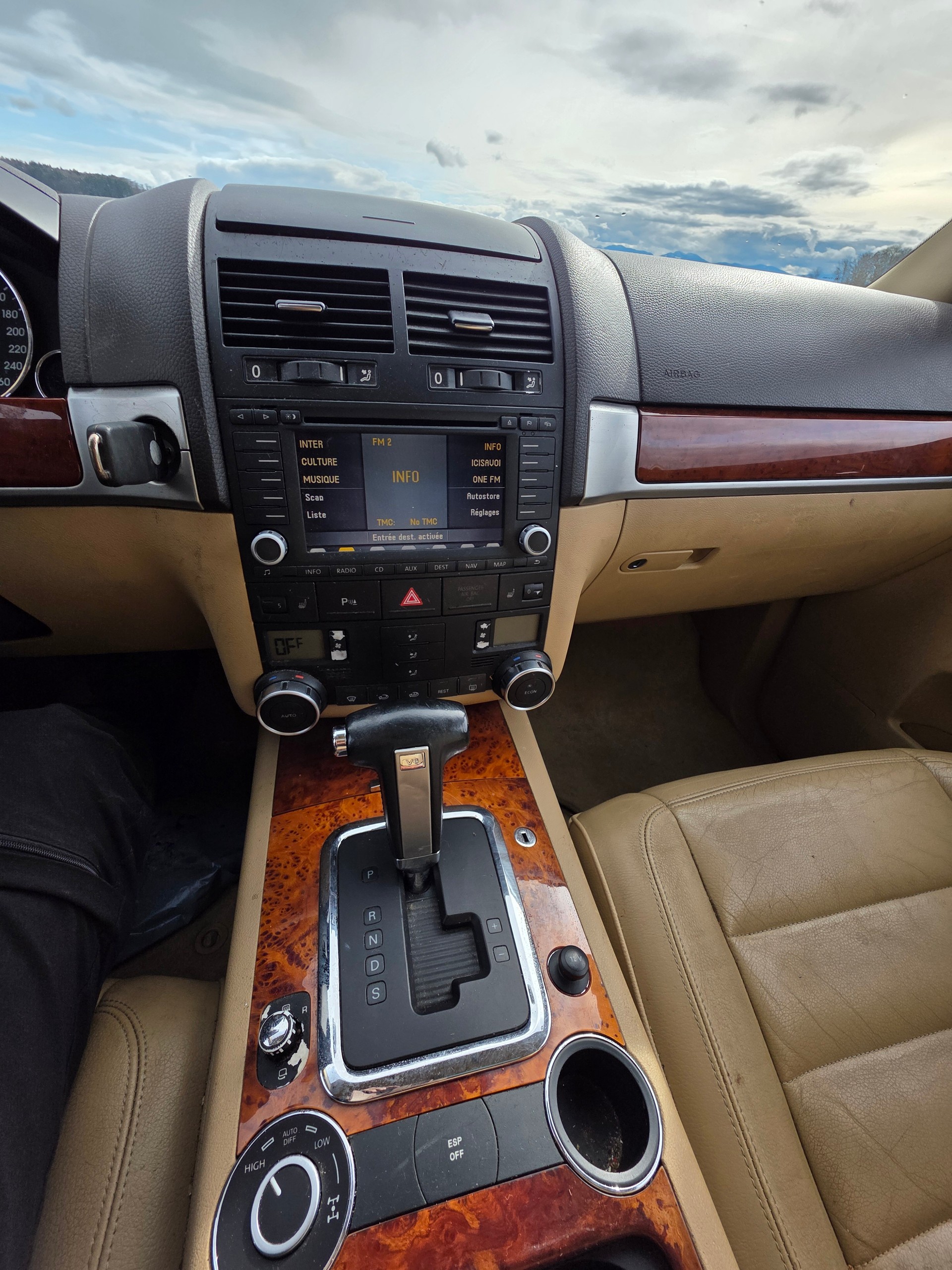 VW Touareg 3.2 V6 Mountain-image-9