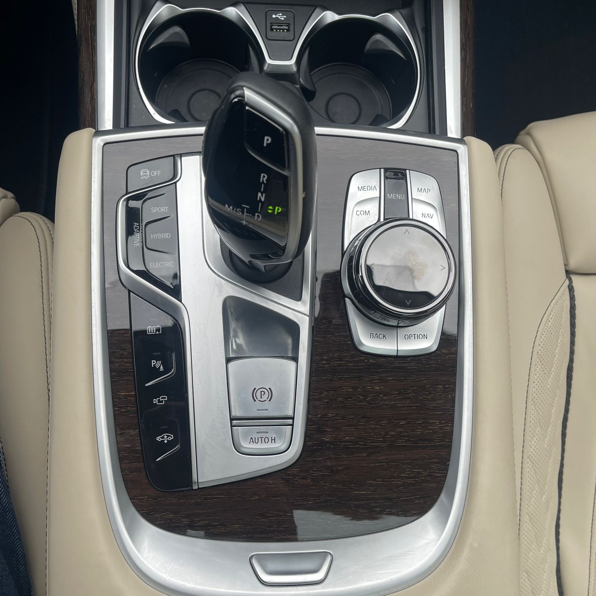 BMW 745Le xDrive M Sport Steptronic-image-47