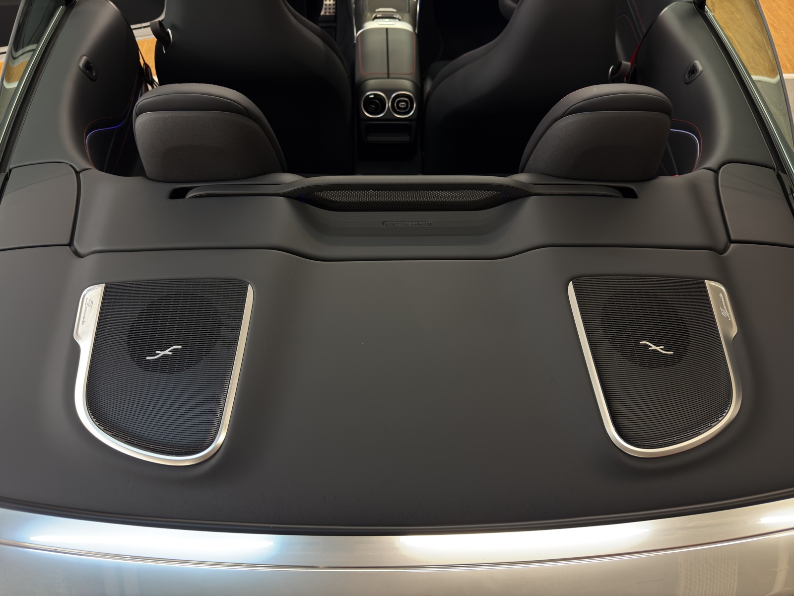 MERCEDES-BENZ CLE 53 4M+ Cabrio - AMG / DISTRONIC / 360 Grad Kamera / Soundsystem-image-15