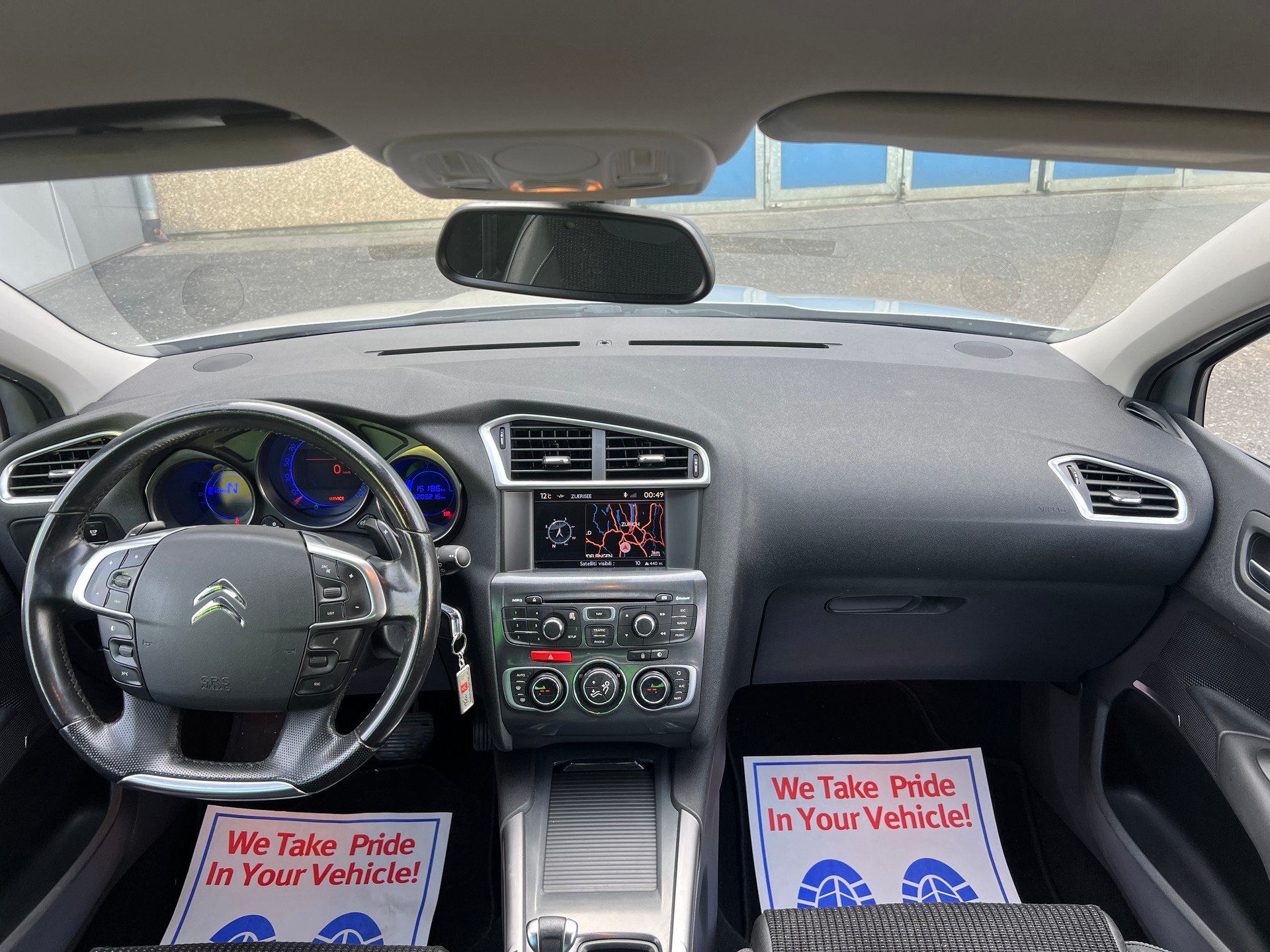 CITROEN C4 Berline 1.6 e-HDi Swiss Style EGS6-image-5