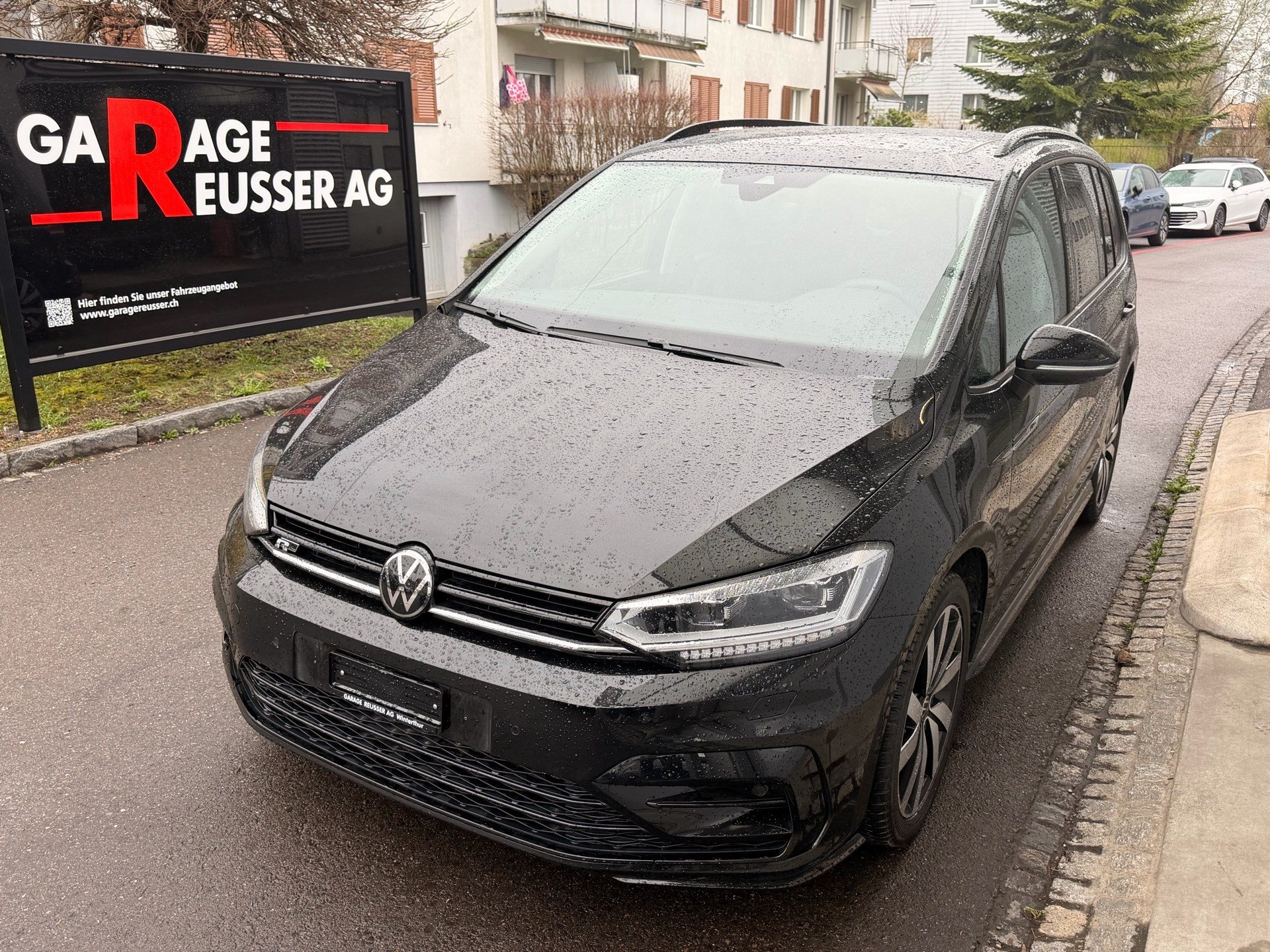 VW Touran 2.0 TDI Highline R-line *** BLACK STYLE MIT TOPAUSSTATTUNG ***-image-0