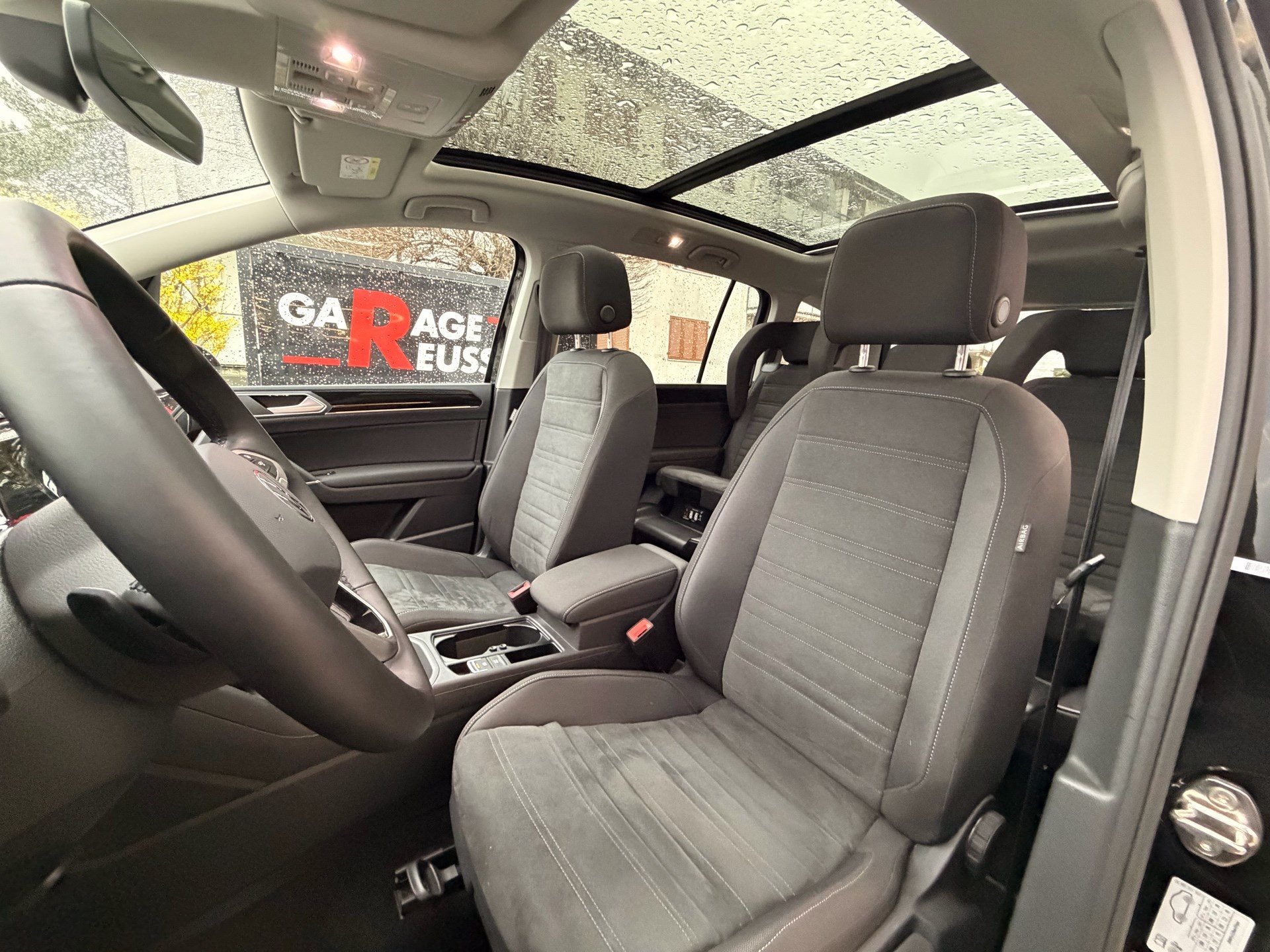VW Touran 2.0 TDI Highline R-line *** BLACK STYLE MIT TOPAUSSTATTUNG ***-image-7