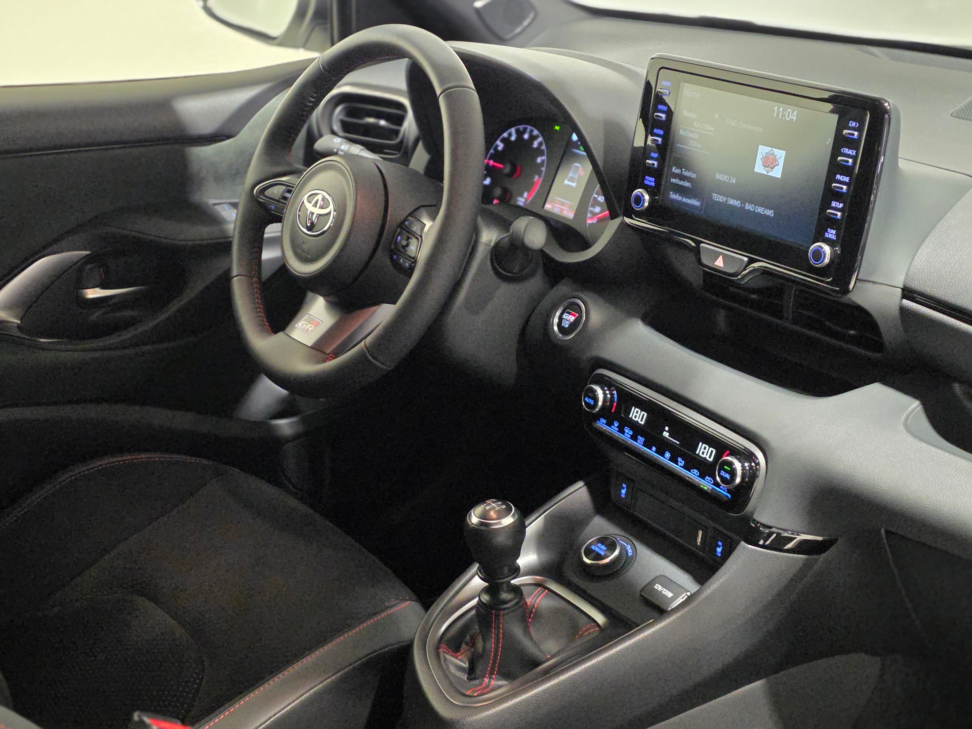 TOYOTA Yaris 1.6 GR Sport Circuit Paket-image-17