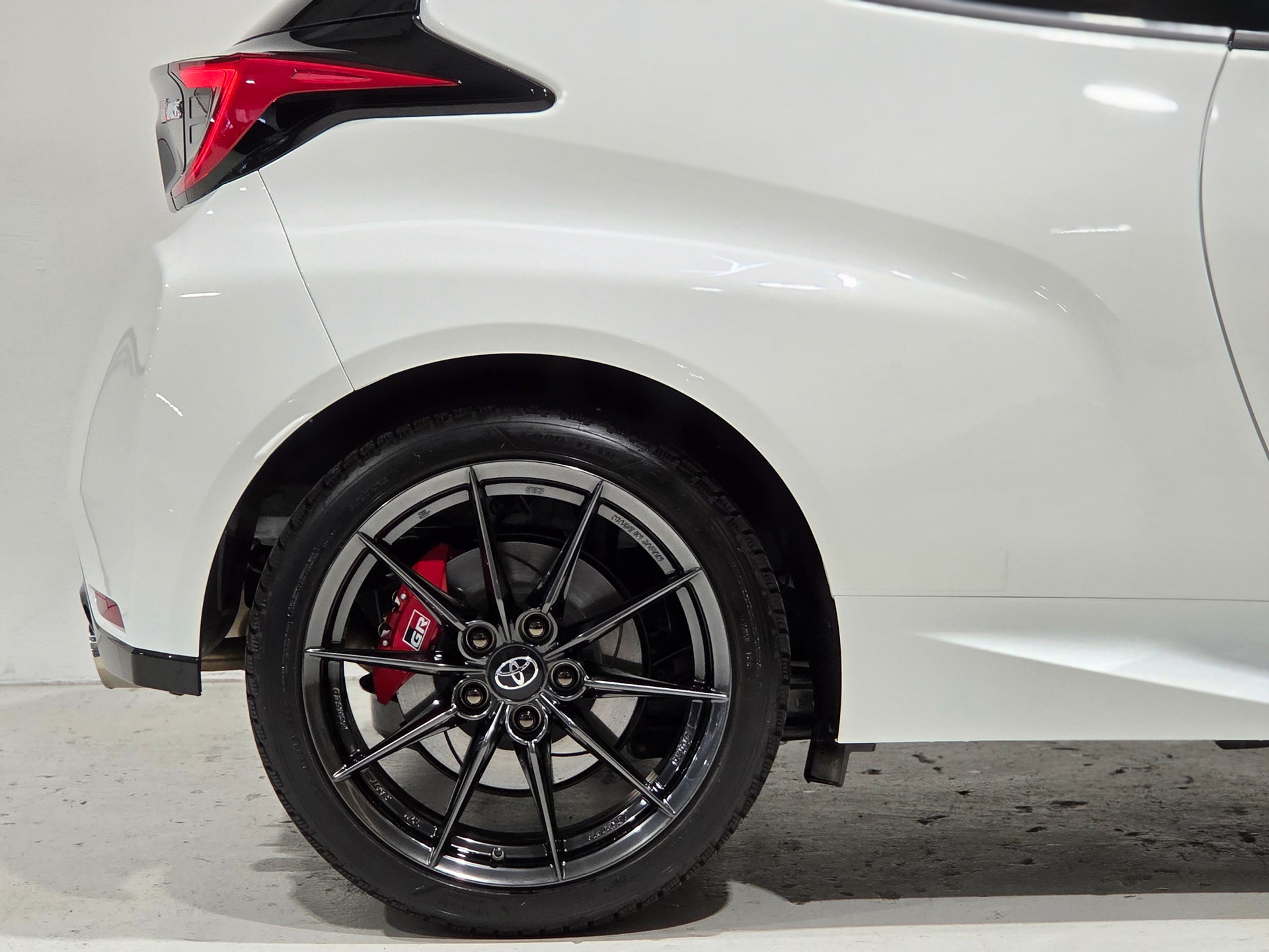 TOYOTA Yaris 1.6 GR Sport Circuit Paket-image-25