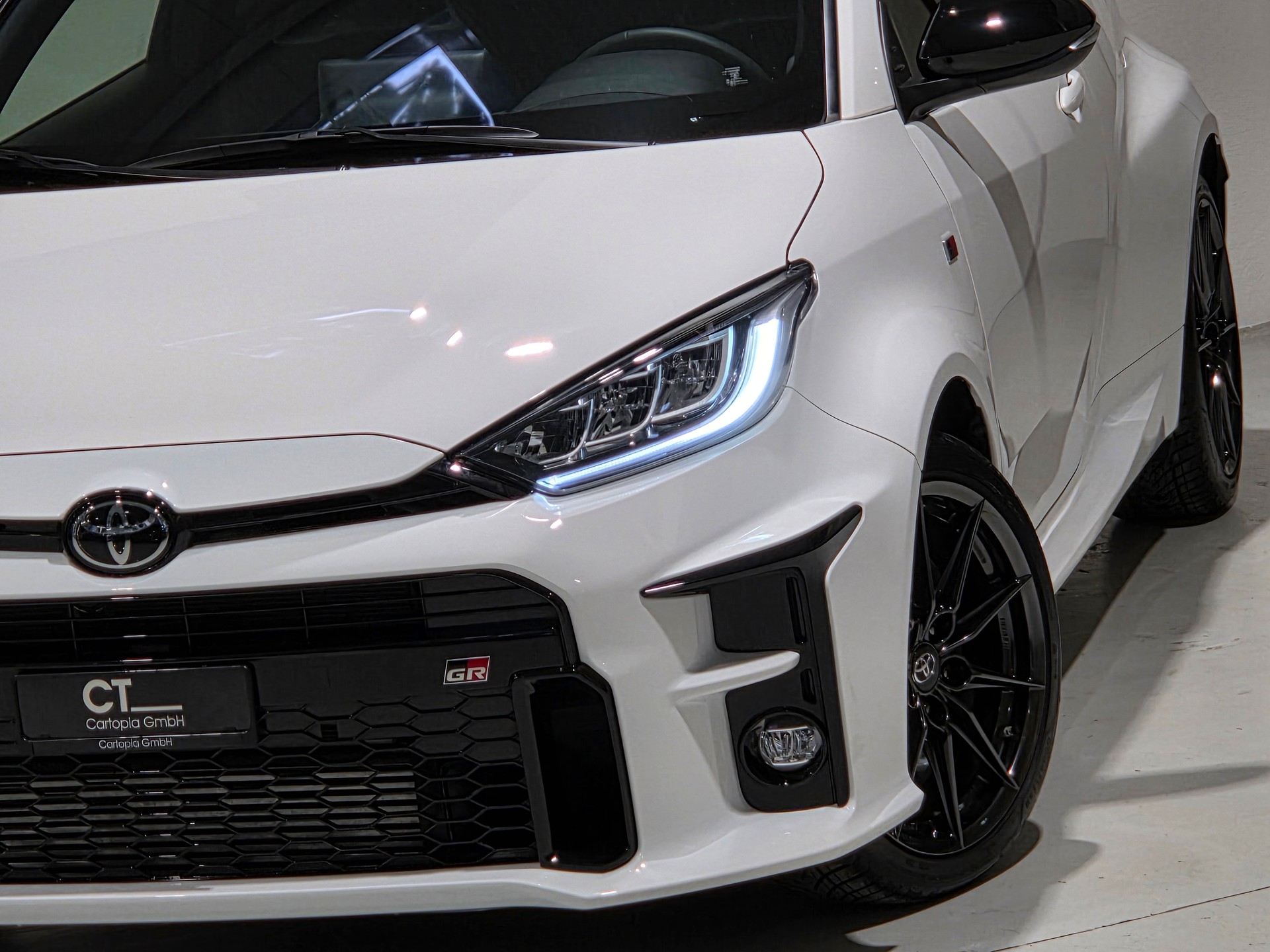 TOYOTA Yaris 1.6 GR Sport Circuit Paket-image-18