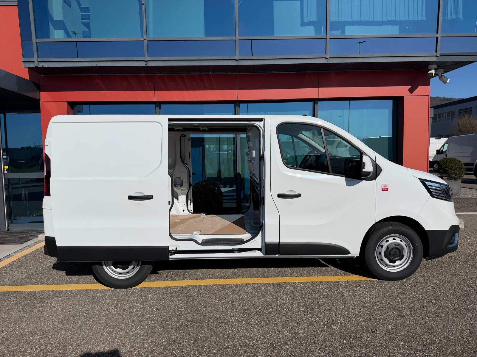 RENAULT Trafic Red Edition 150 PS L1H1 Hecktüren-image-3