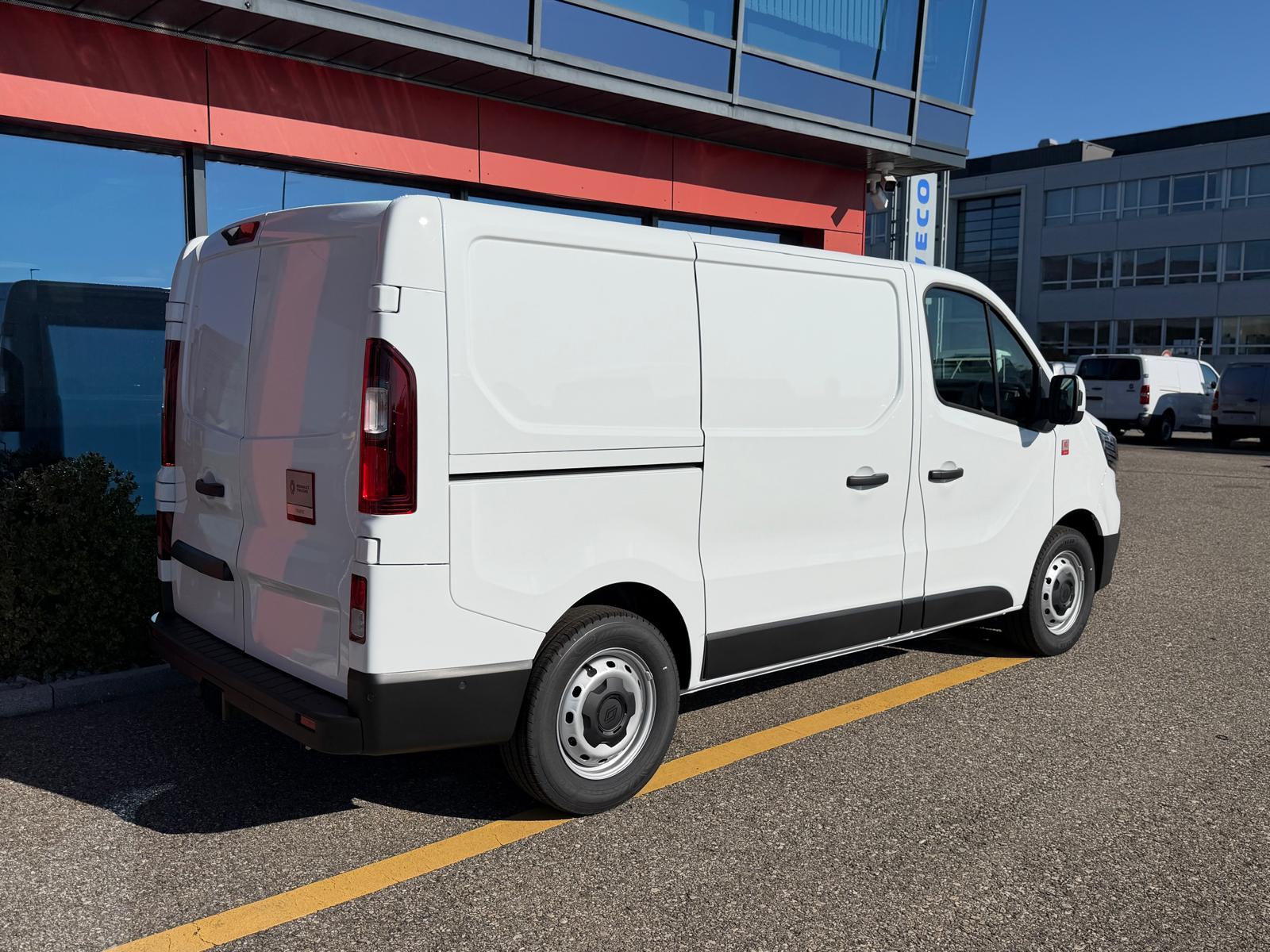 RENAULT Trafic Red Edition 150 PS L1H1 Hecktüren-image-4