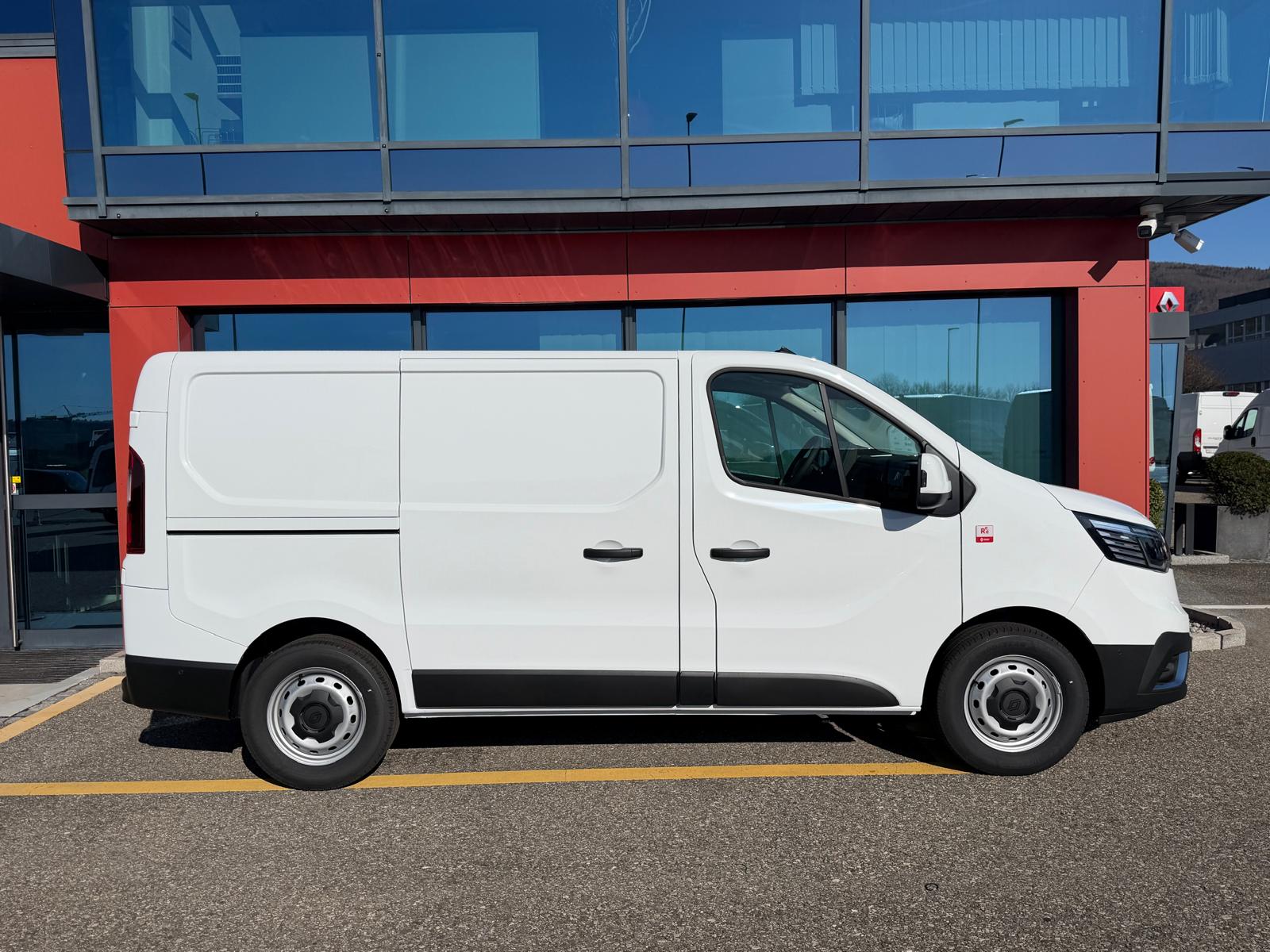 RENAULT Trafic Red Edition 150 PS L1H1 Hecktüren-image-2