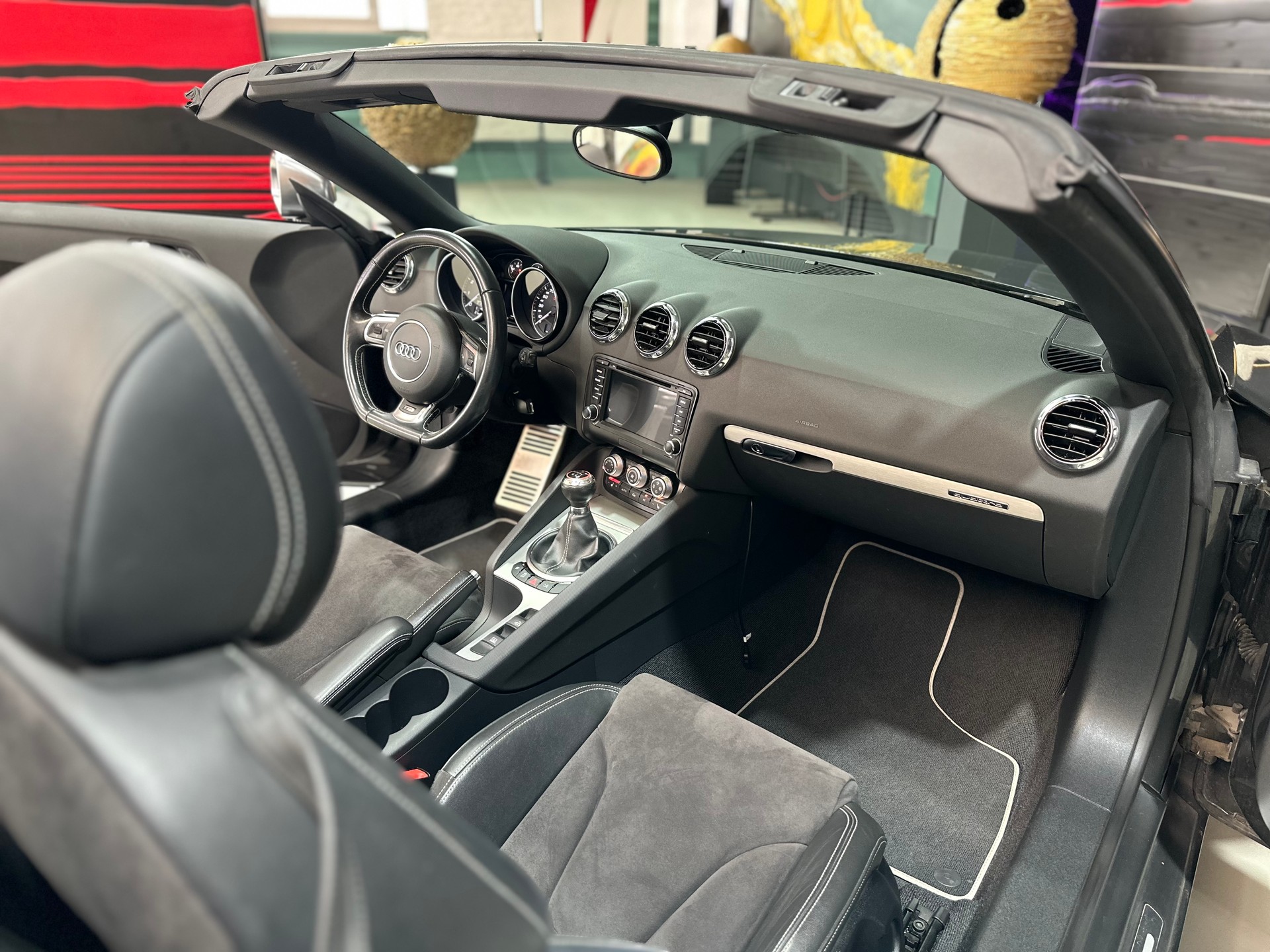 AUDI TTS Roadster 2.0 TFSI quattro-image-9