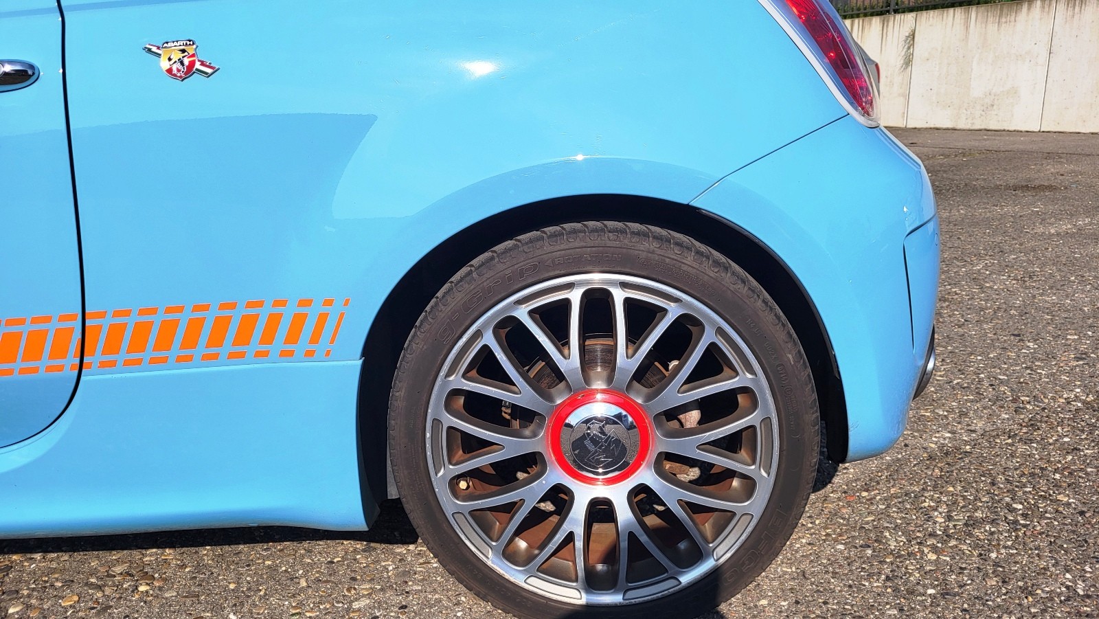 FIAT 500 1.4 16V Turbo Abarth Dualogic-image-5