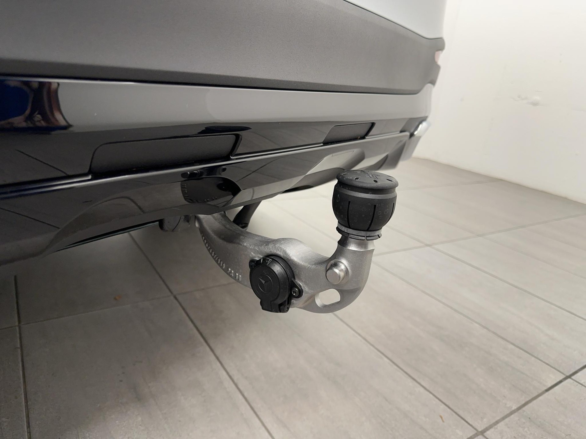 MERCEDES-BENZ GLC 300 AMG Line 4matic-image-9