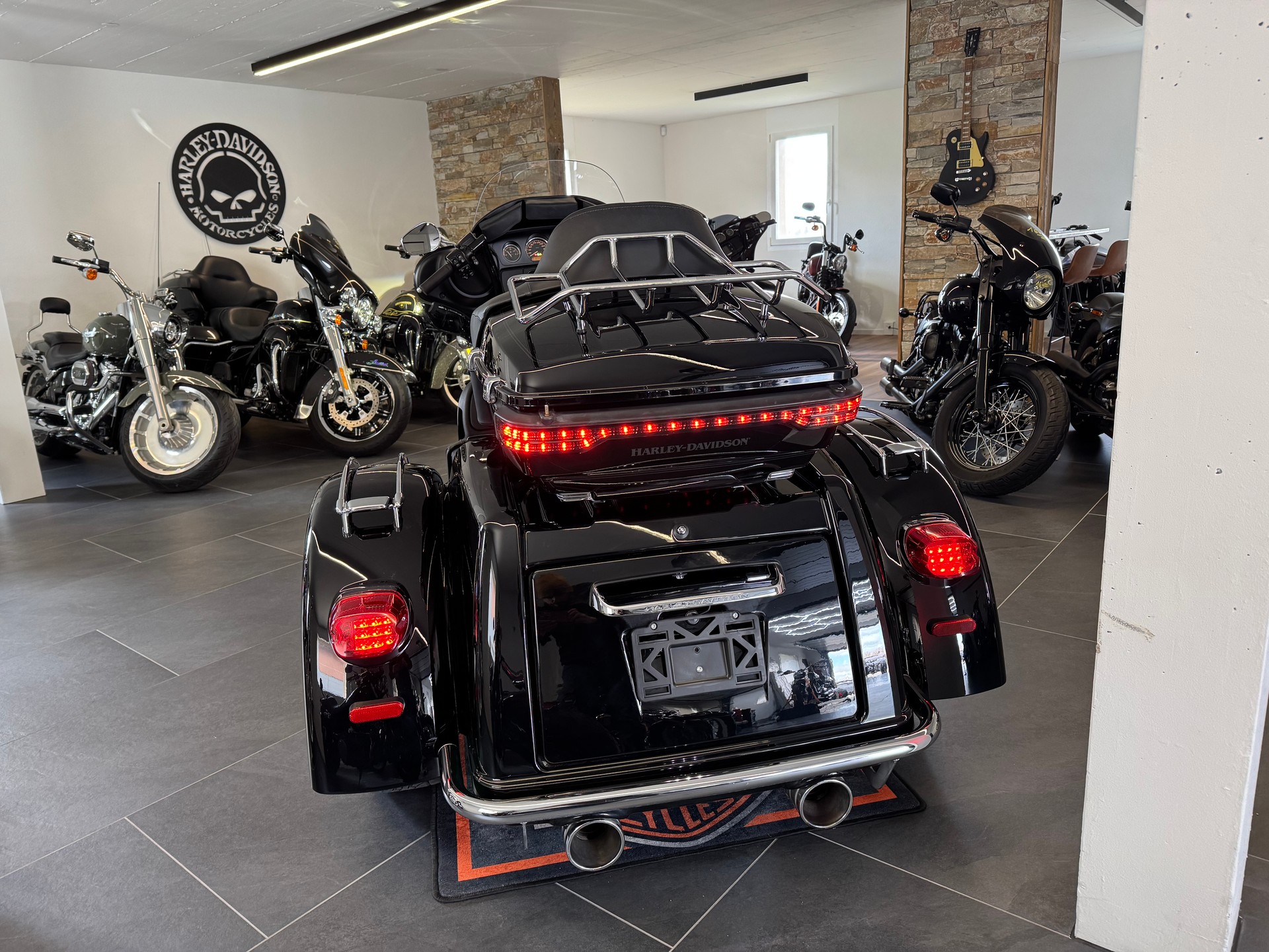 HARLEY-DAVIDSON FLHTCUTG Tri Glide Ultra-image-7