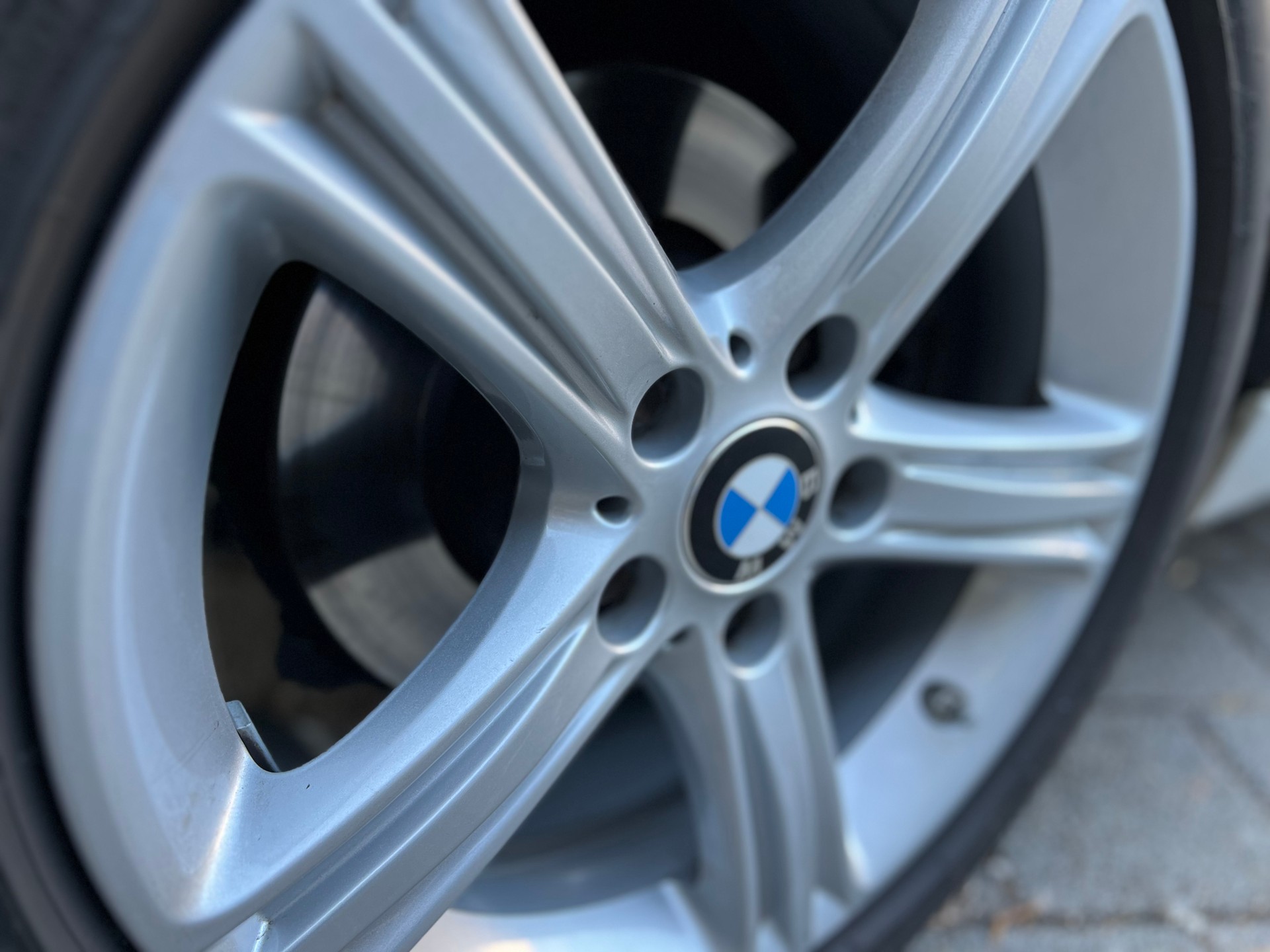 BMW 320i xDrive Touring Steptronic-image-10