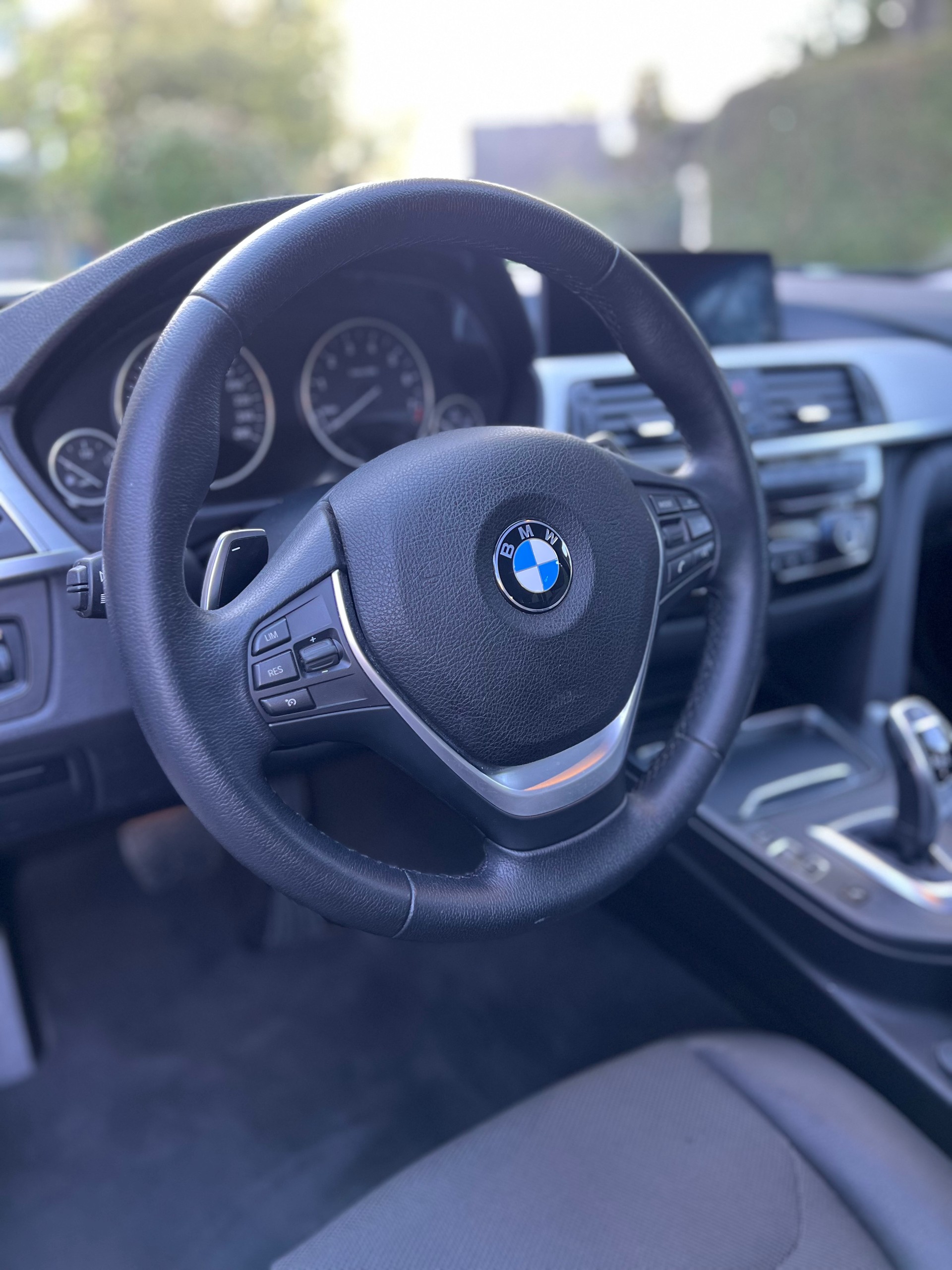 BMW 320i xDrive Touring Steptronic-image-13