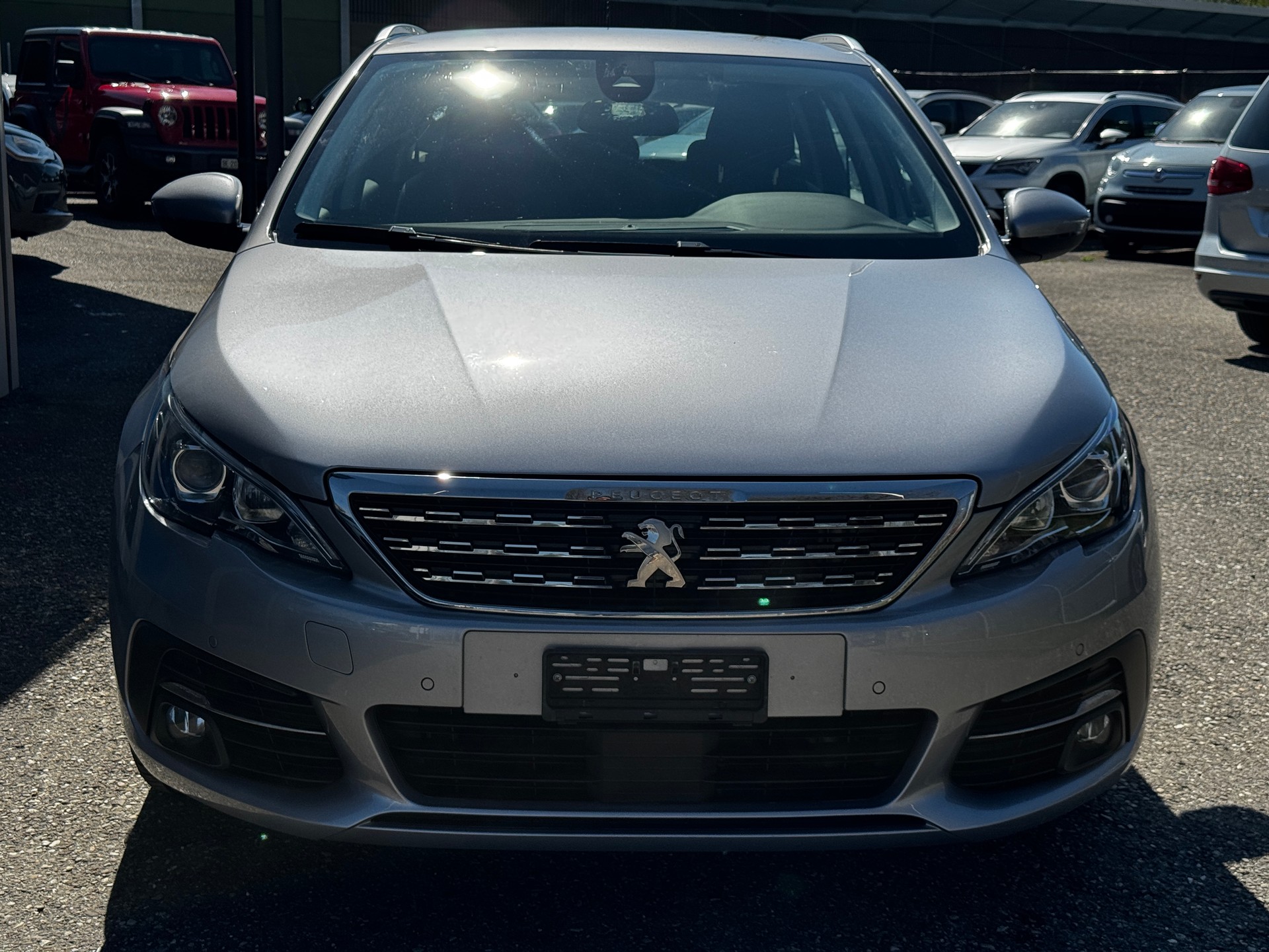 PEUGEOT 308 SW 1.2 Pure Tech Allure-image-0