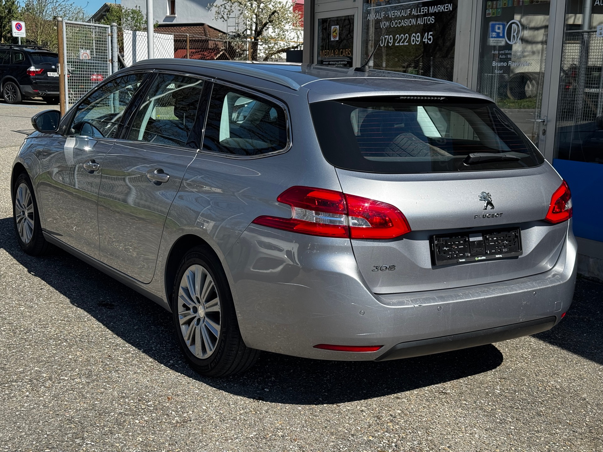 PEUGEOT 308 SW 1.2 Pure Tech Allure-image-5