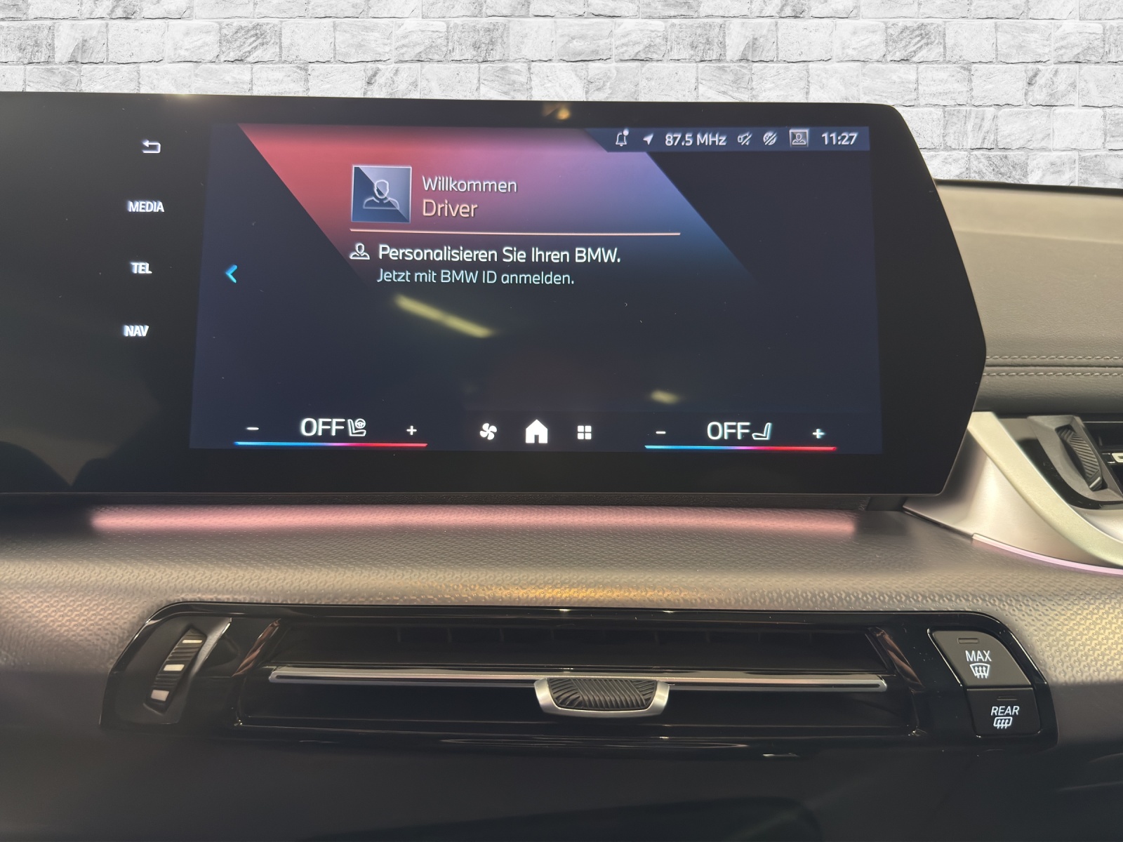 BMW X1 xDrive 23i 48V M Sport Pro-image-17