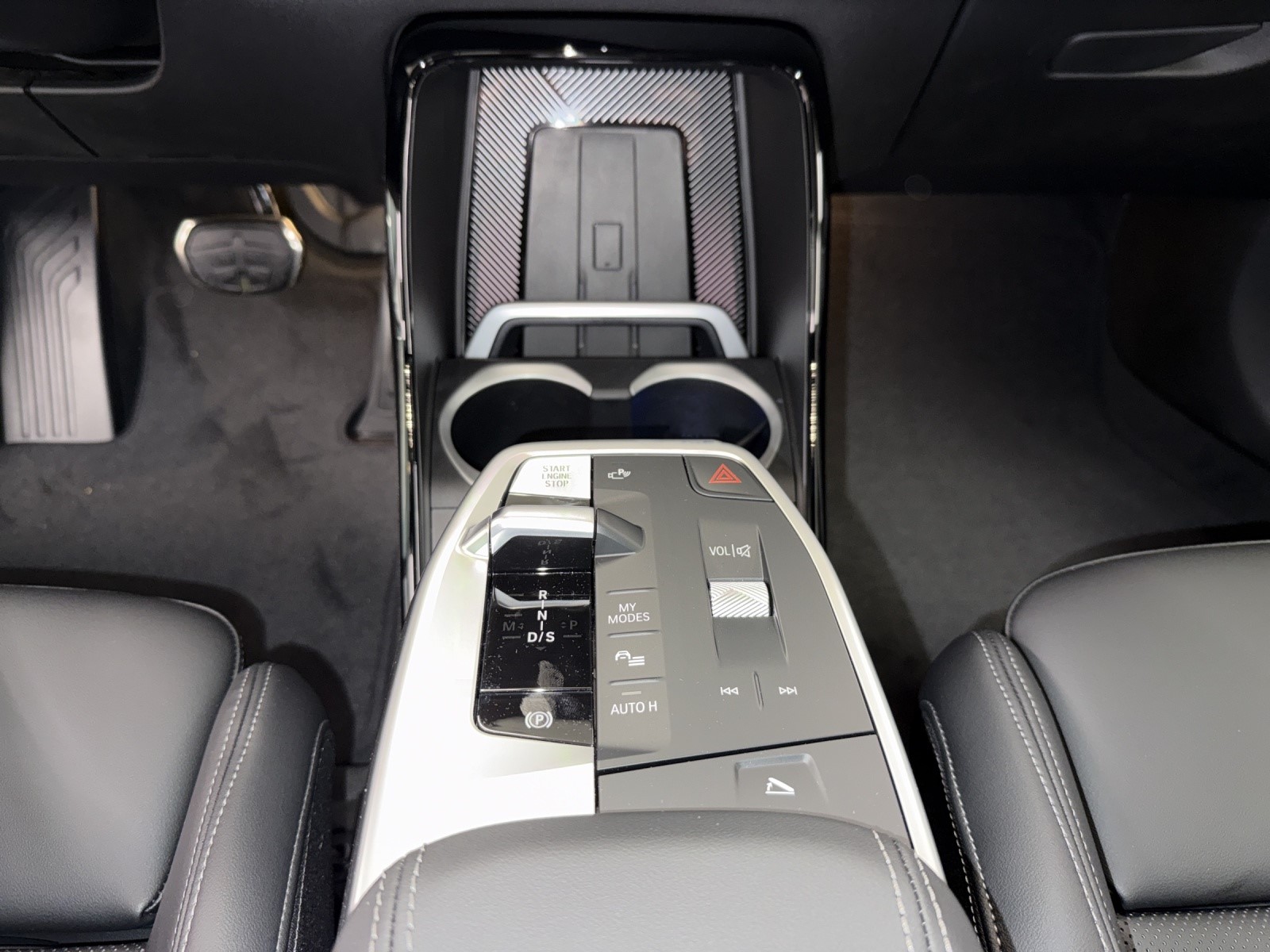 BMW X1 xDrive 23i 48V M Sport Pro-image-16