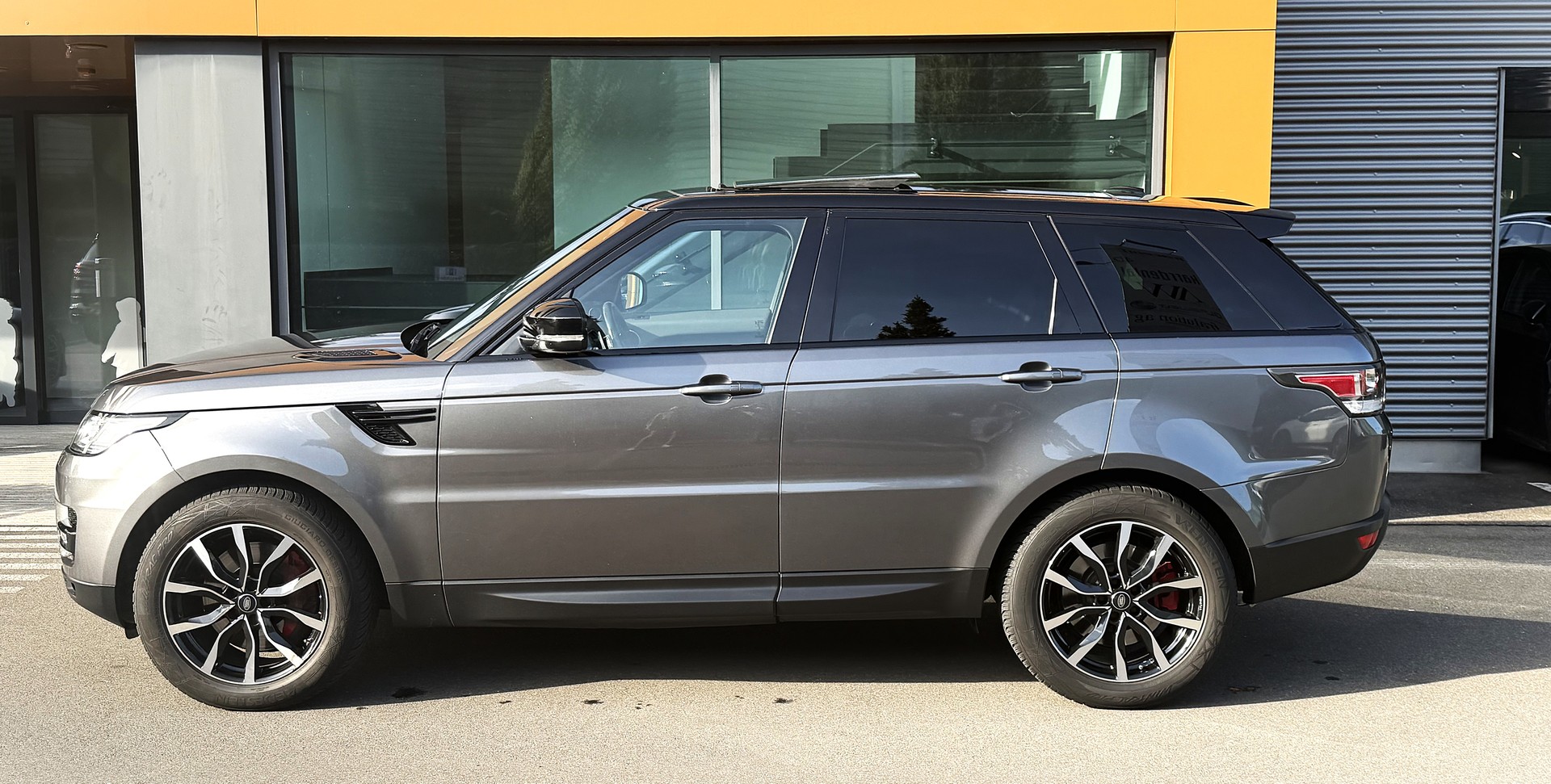 LAND ROVER Range Rover Sport 3.0 SDV6 HSE Dynamic-image-0