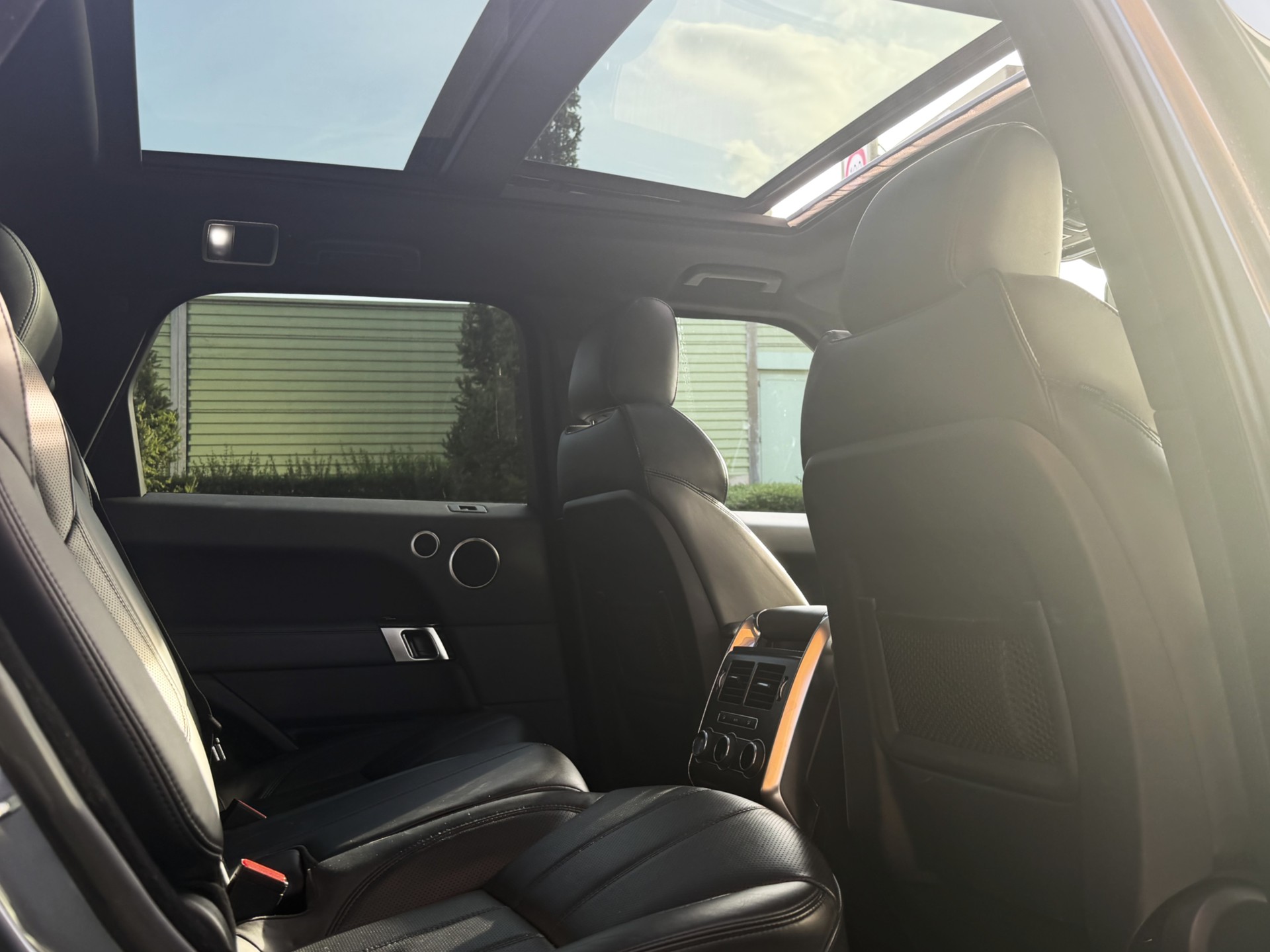 LAND ROVER Range Rover Sport 3.0 SDV6 HSE Dynamic-image-1