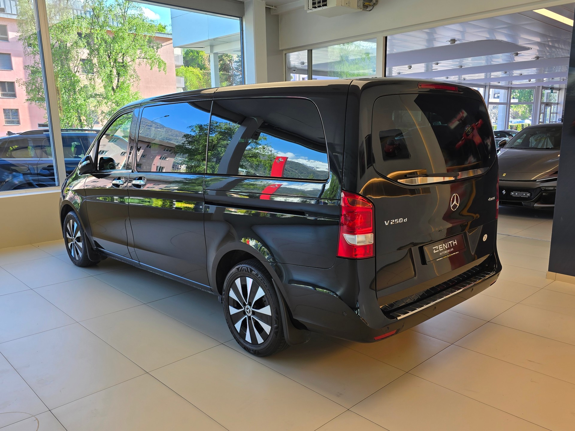 MERCEDES-BENZ V 250 d Swiss Edition kompakt 4Matic 7G-Tronic-image-6