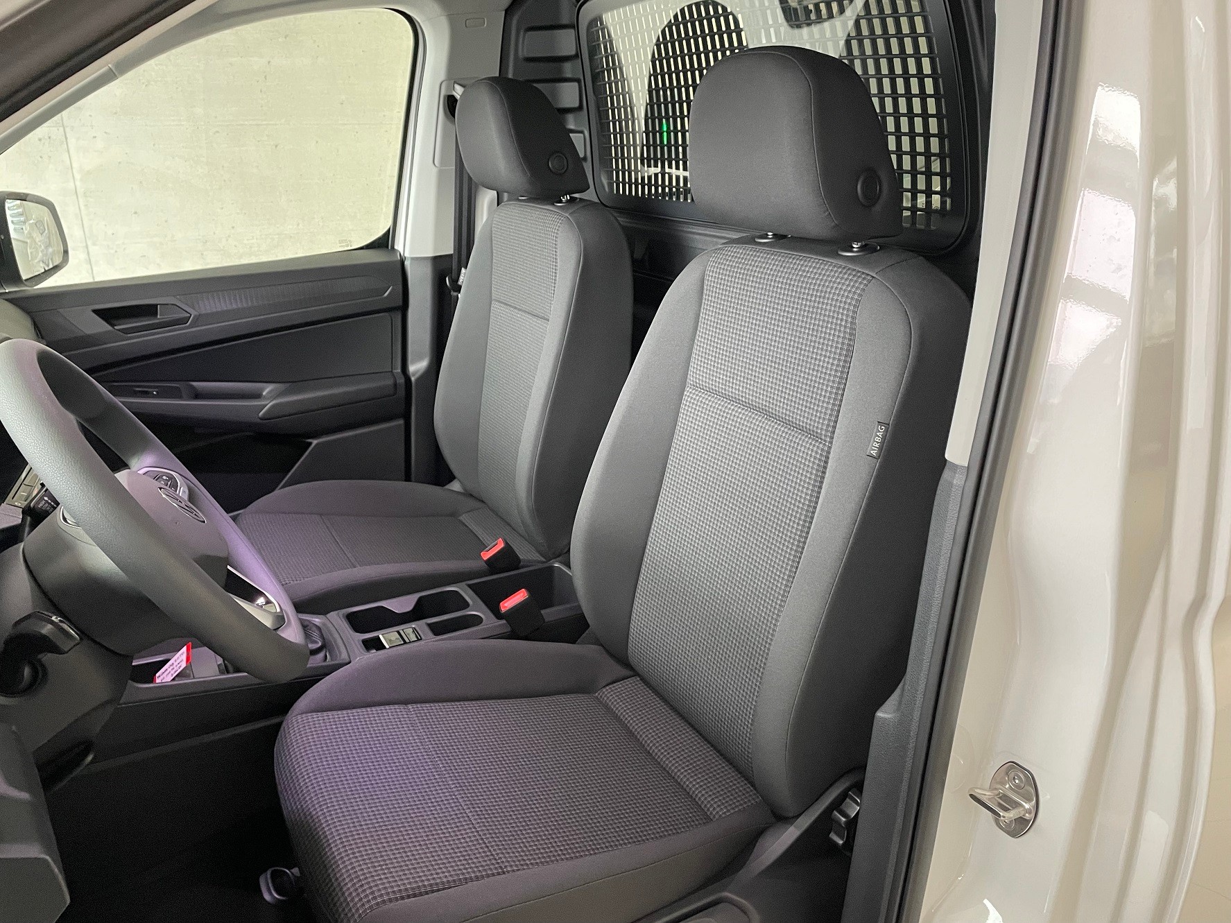 VW Caddy Cargo 2.0TDI Entry-image-8
