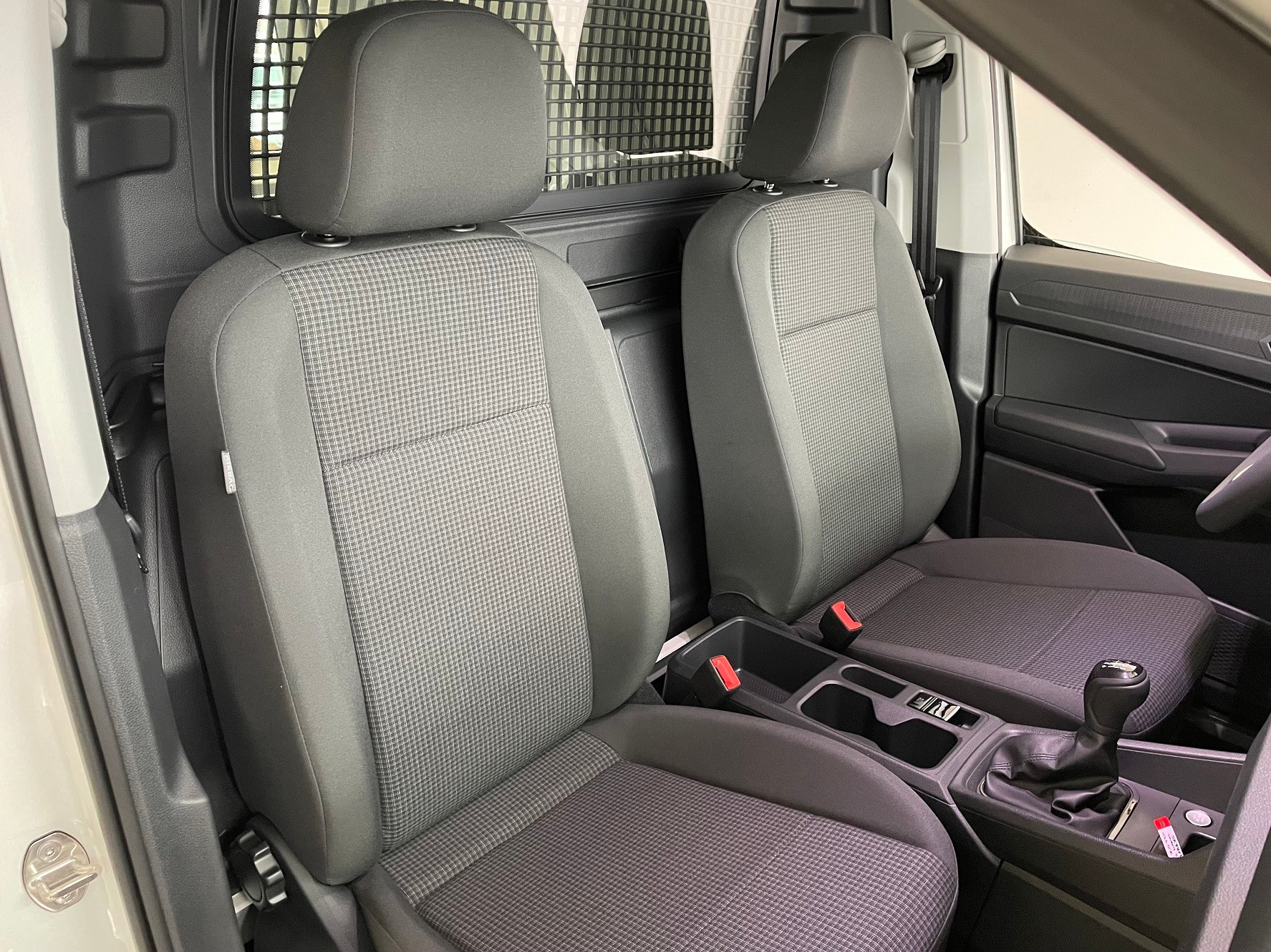 VW Caddy Cargo 2.0TDI Entry-image-4
