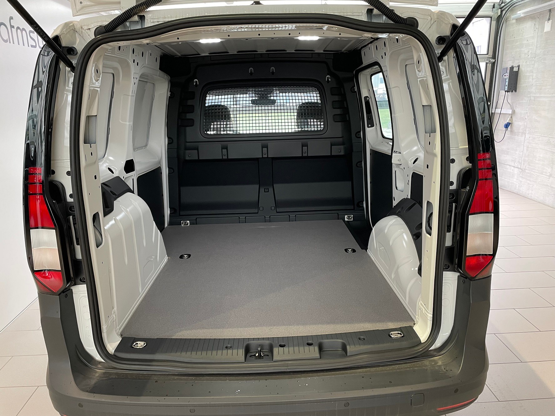 VW Caddy Cargo 2.0TDI Entry-image-7