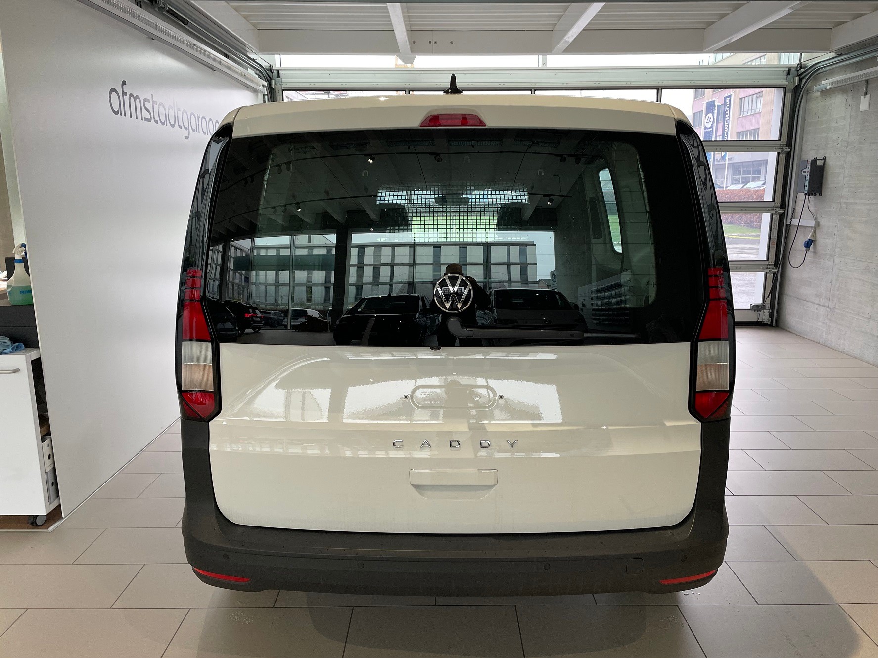 VW Caddy Cargo 2.0TDI Entry-image-2
