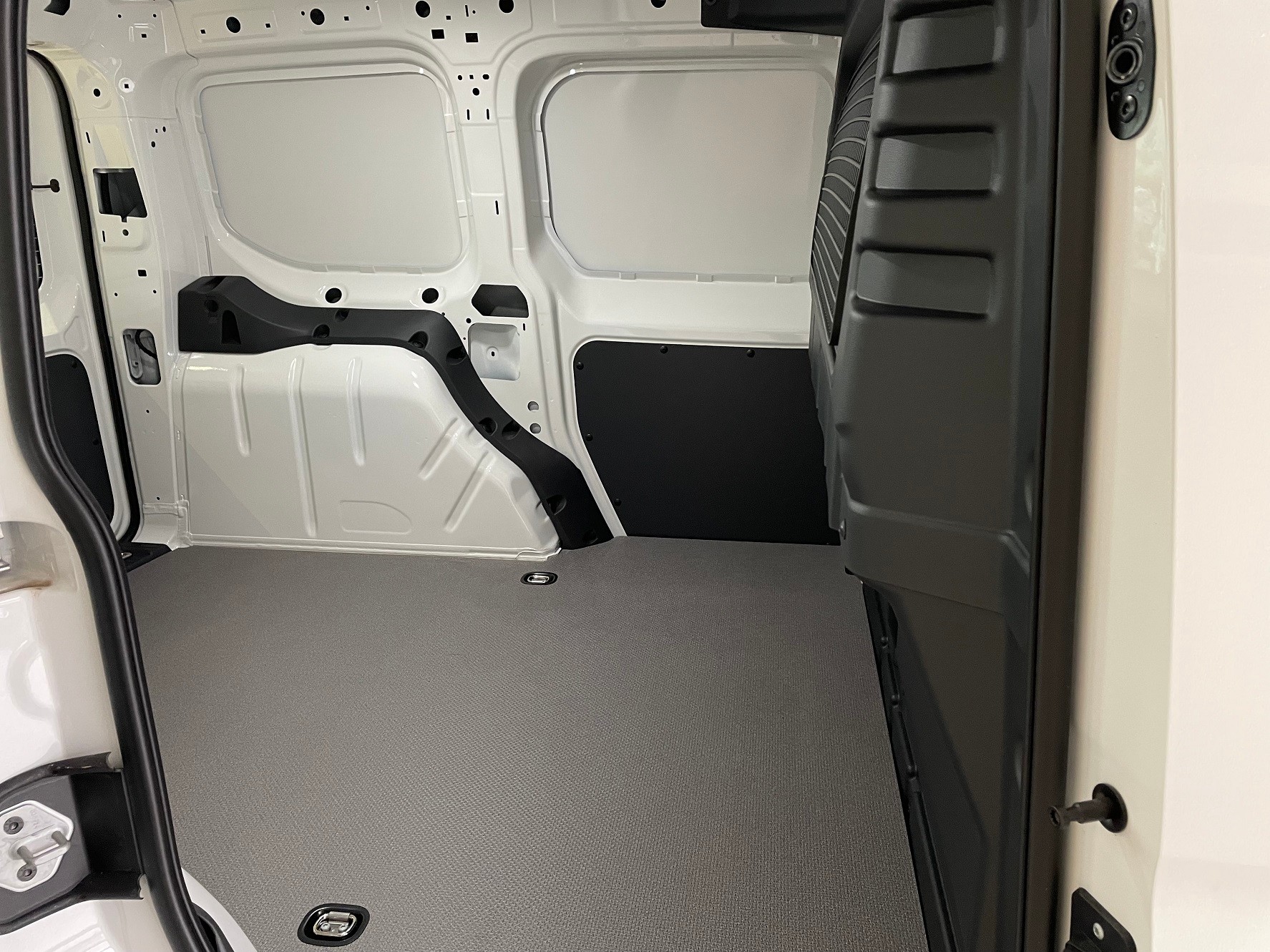 VW Caddy Cargo 2.0TDI Entry-image-6