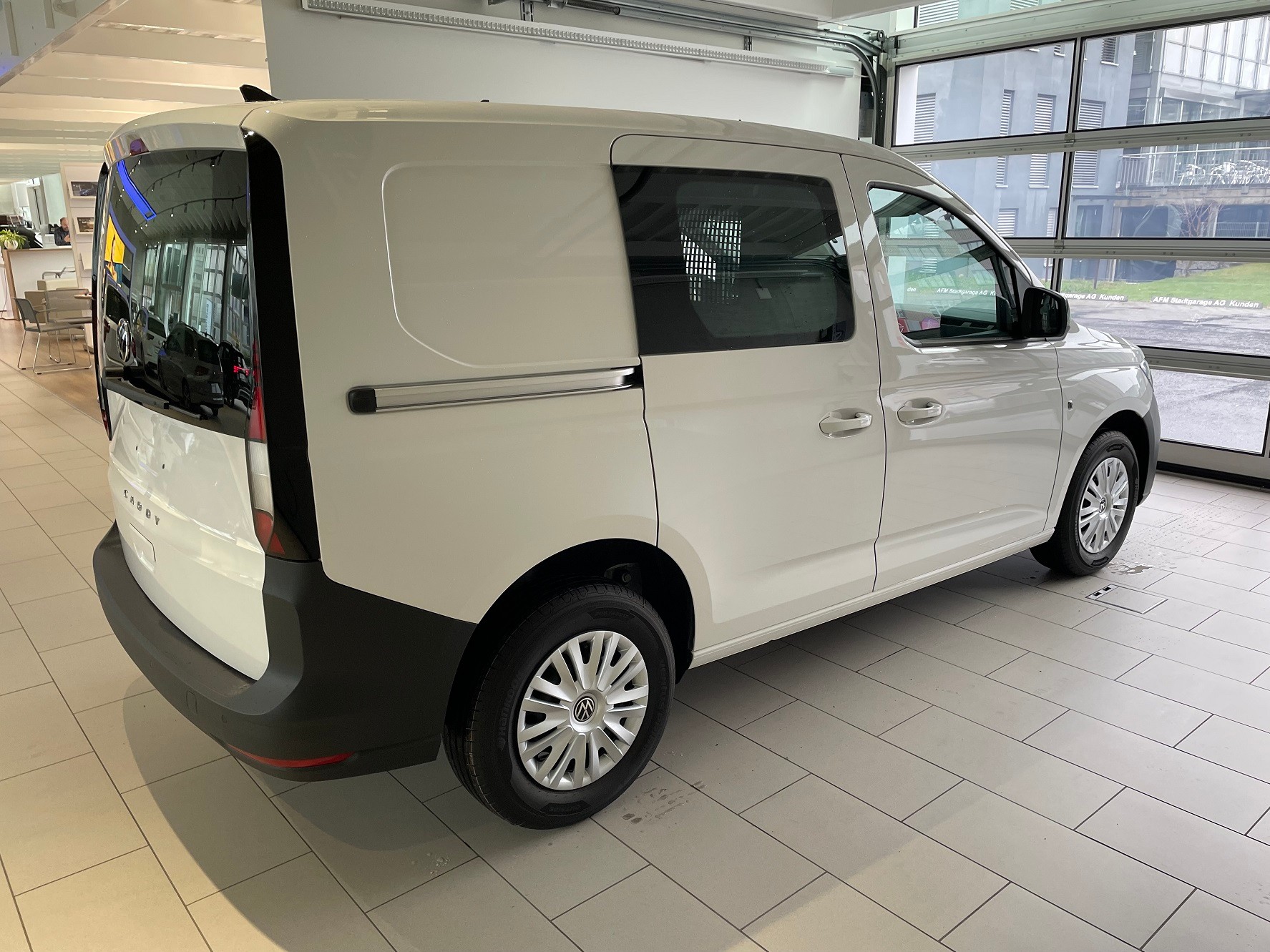 VW Caddy Cargo 2.0TDI Entry-image-1