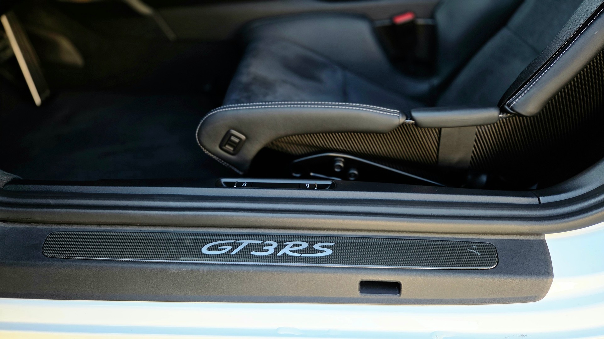 PORSCHE 911 GT3 RS/Weissach ohne OPF-image-9