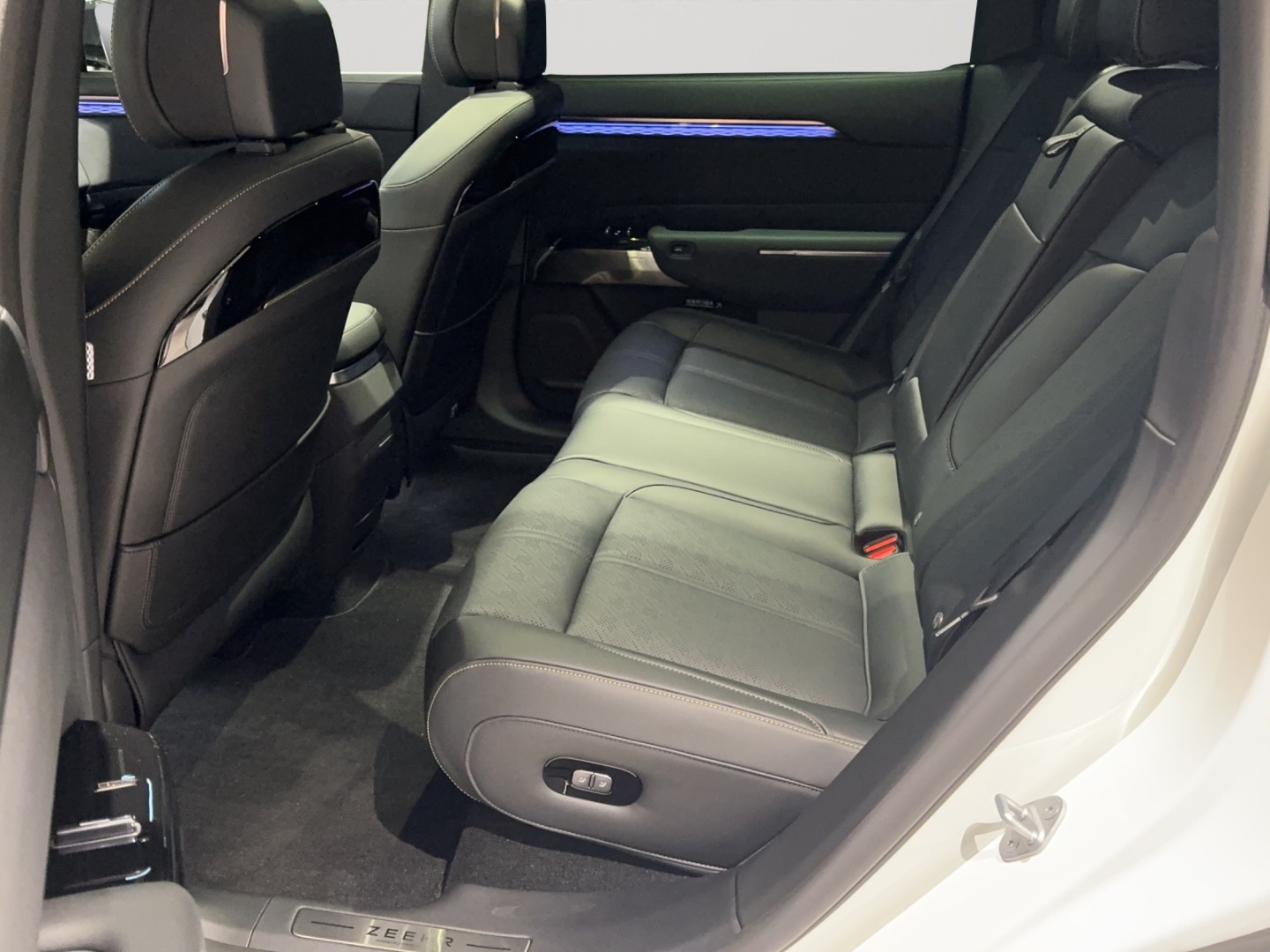 ZEEKR 7X 100kWh Privilege AWD-image-8