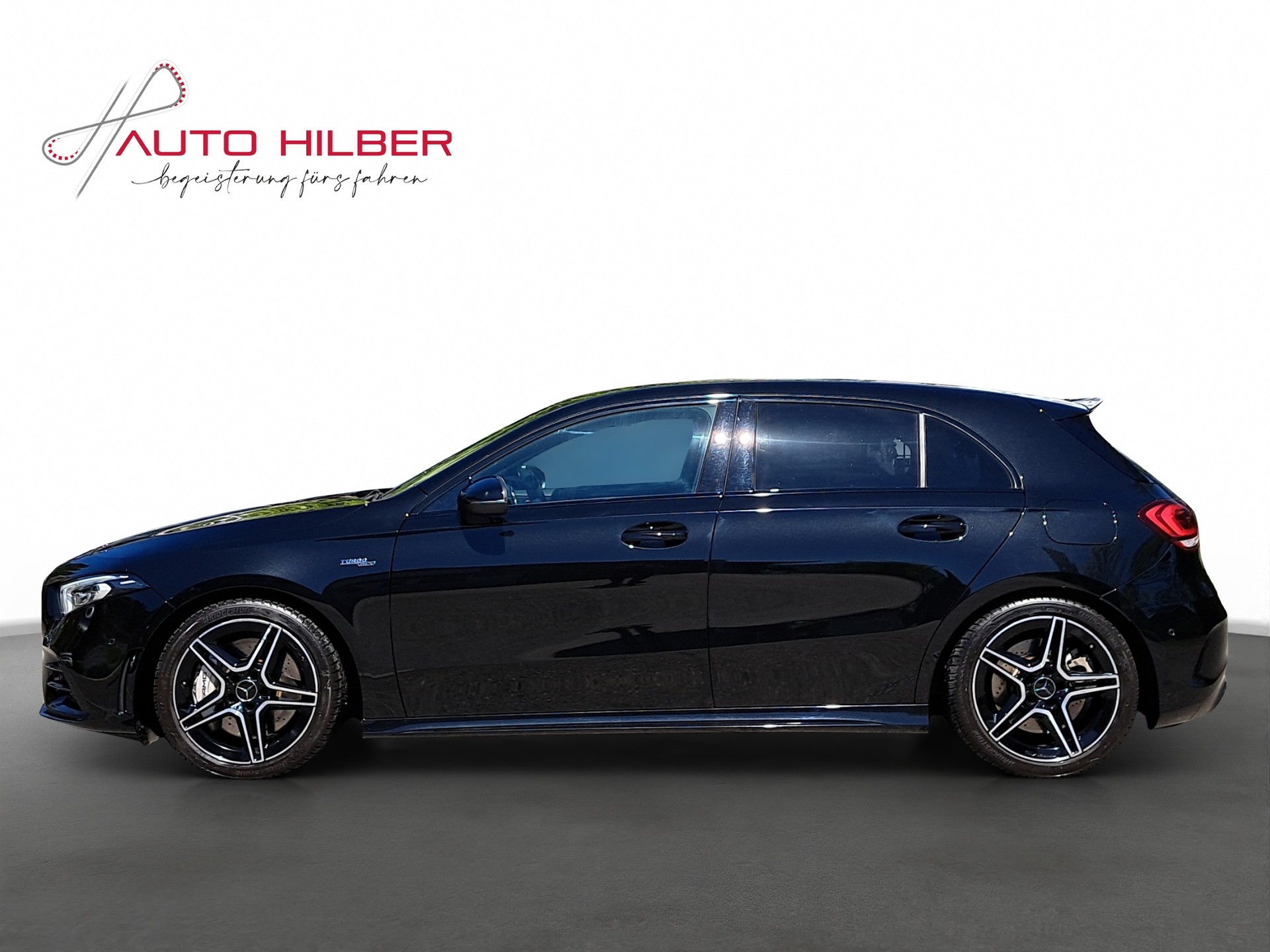 MERCEDES-BENZ A 35 AMG 4Matic Speedshift Night Paket-image-2