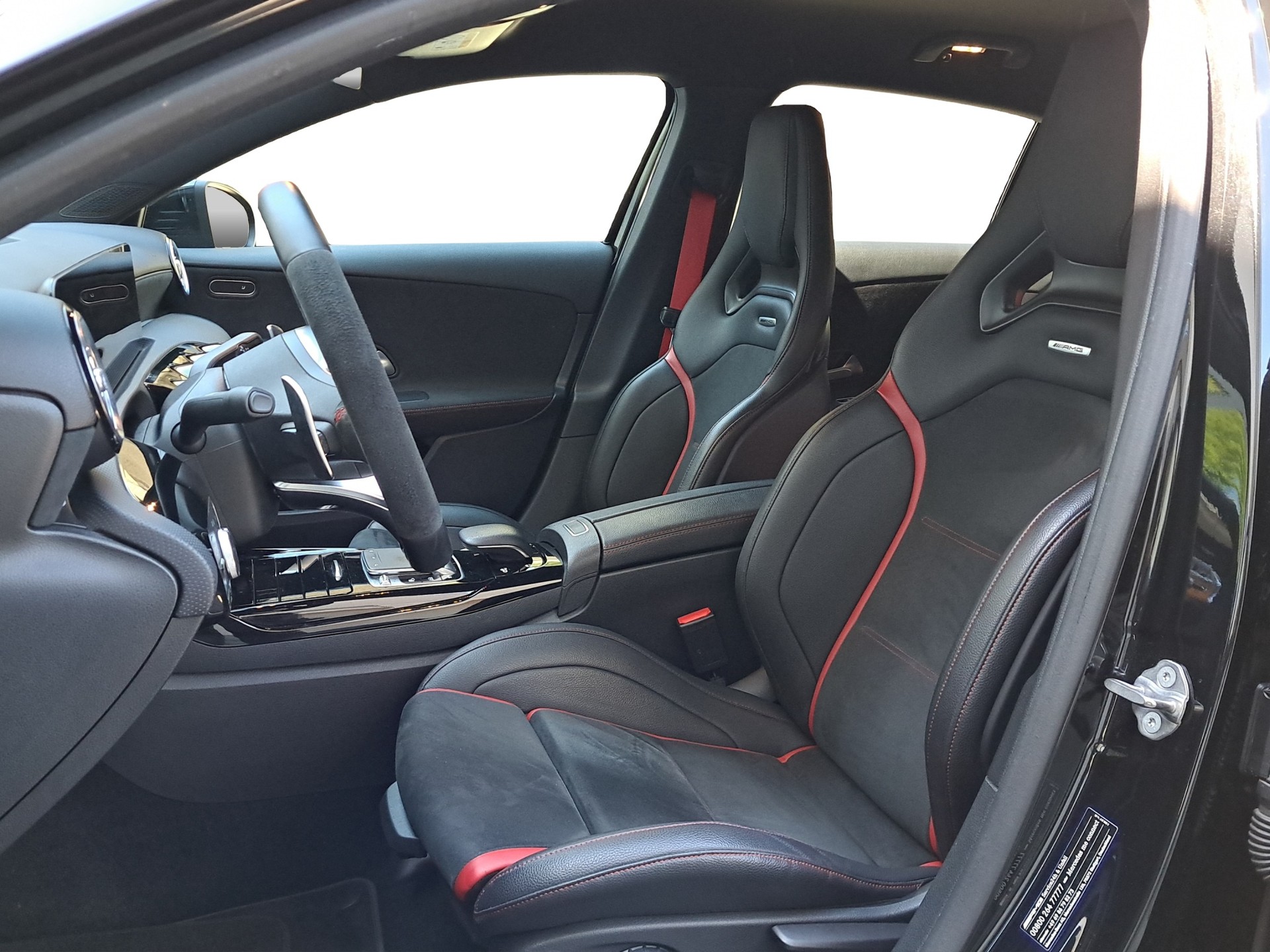 MERCEDES-BENZ A 35 AMG 4Matic Speedshift Night Paket-image-10