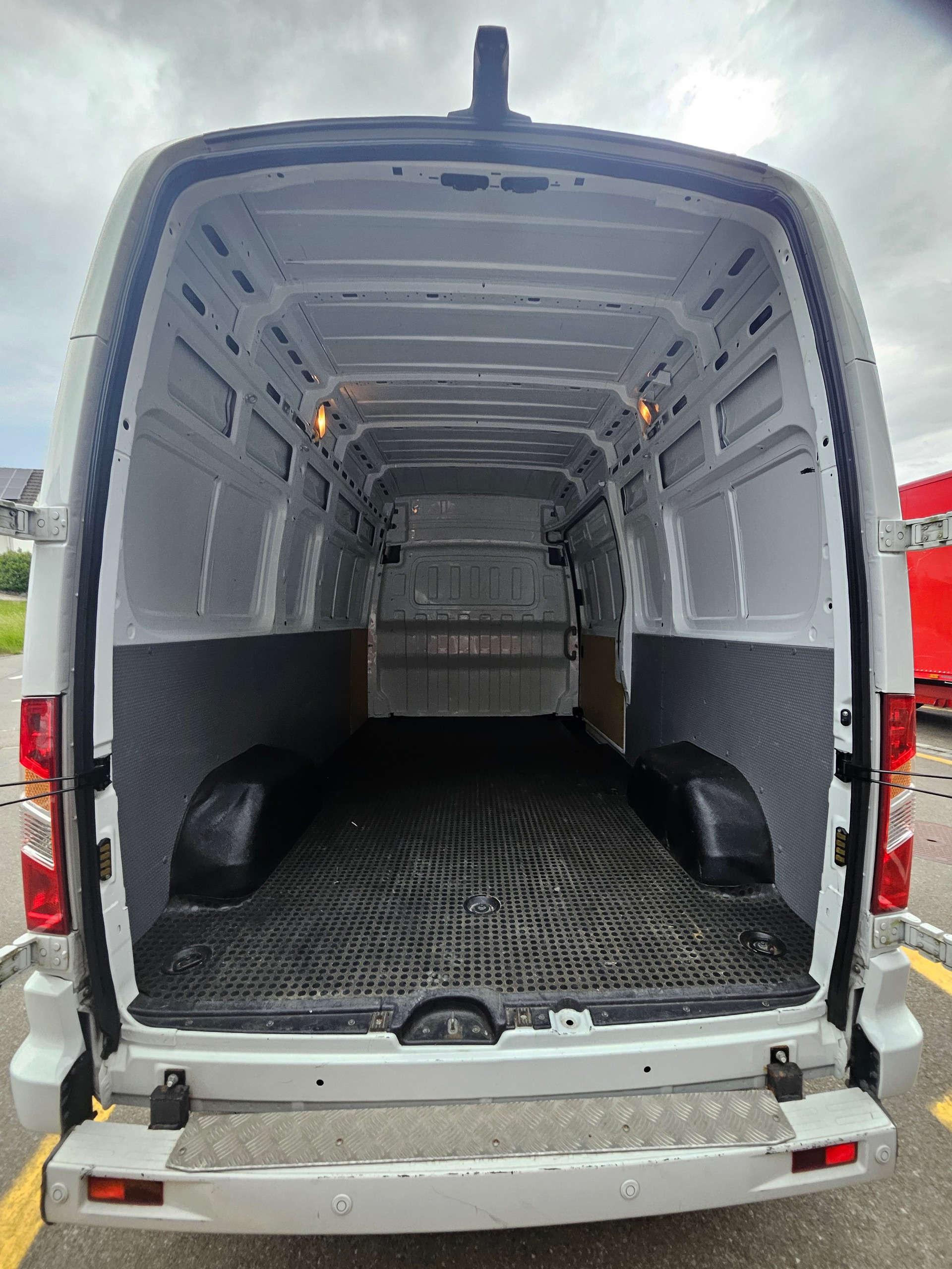 MAXUS EV80 Kastenaufbau H3-image-3