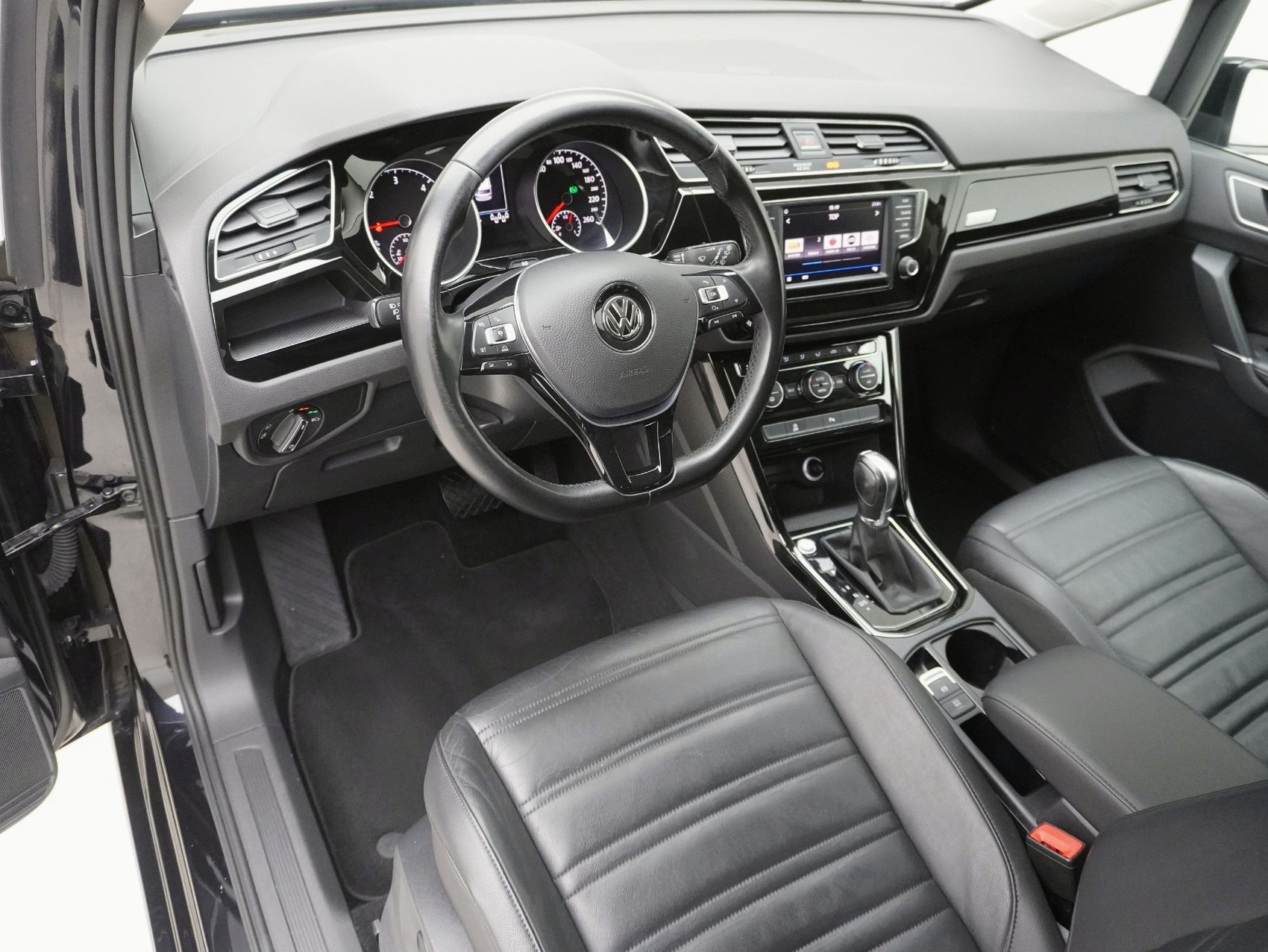 VW Touran 2.0 TDI DSG Highline **7-Plätzer**-image-8
