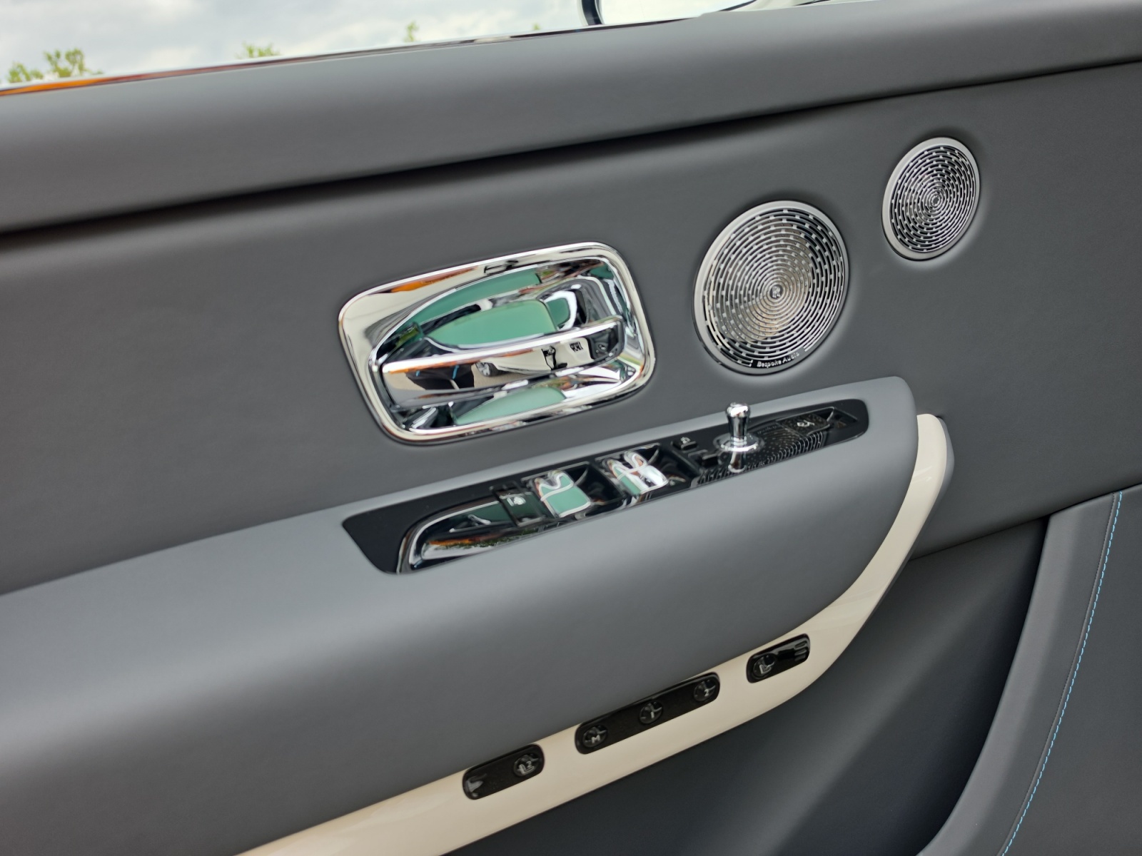 ROLLS-ROYCE Cullinan Serie II - Silver Badge - Vorführwagen-image-11