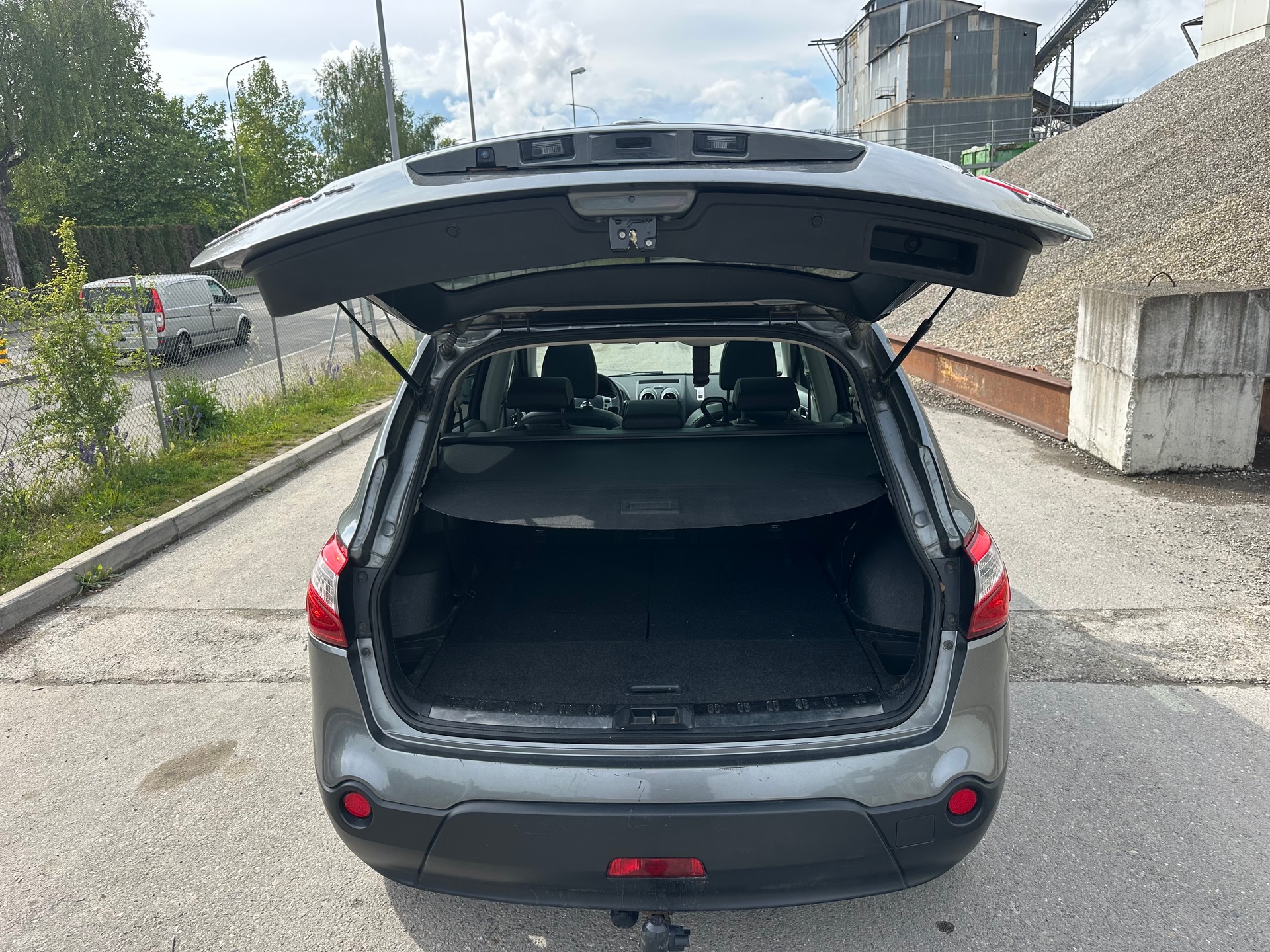 NISSAN Qashqai +2 2.0 dCi 4WD acenta Automatic-image-6