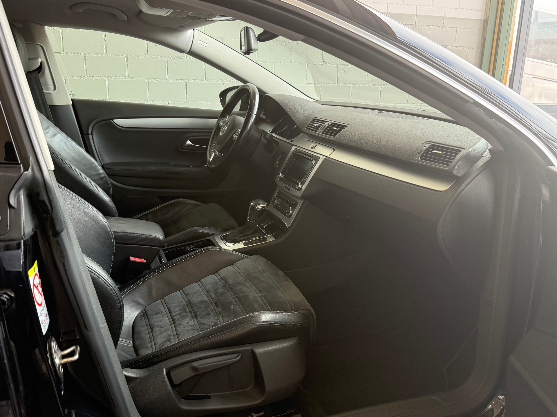 VW Passat CC 3.6 V6 FSI 4Motion-image-7