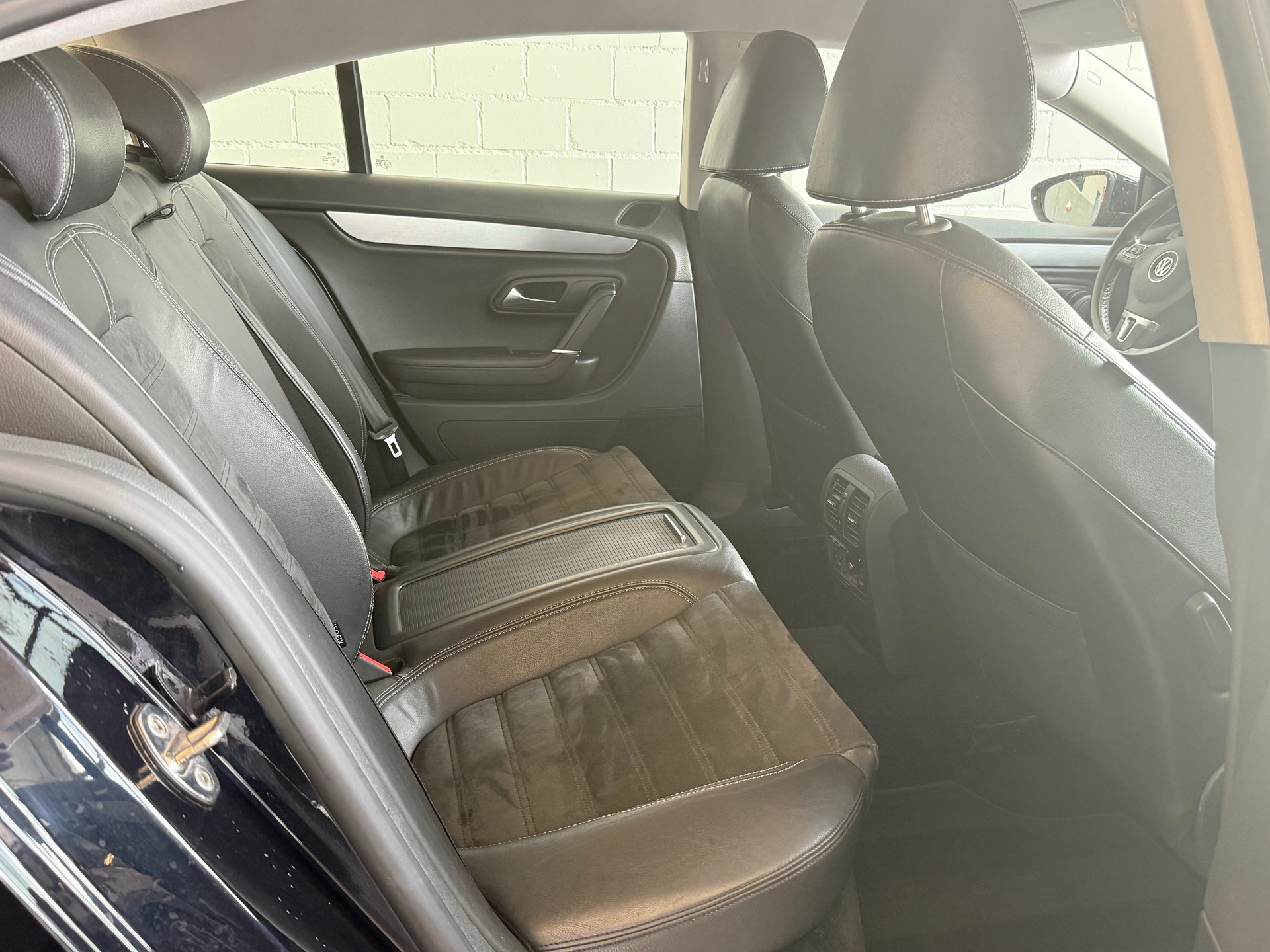 VW Passat CC 3.6 V6 FSI 4Motion-image-9