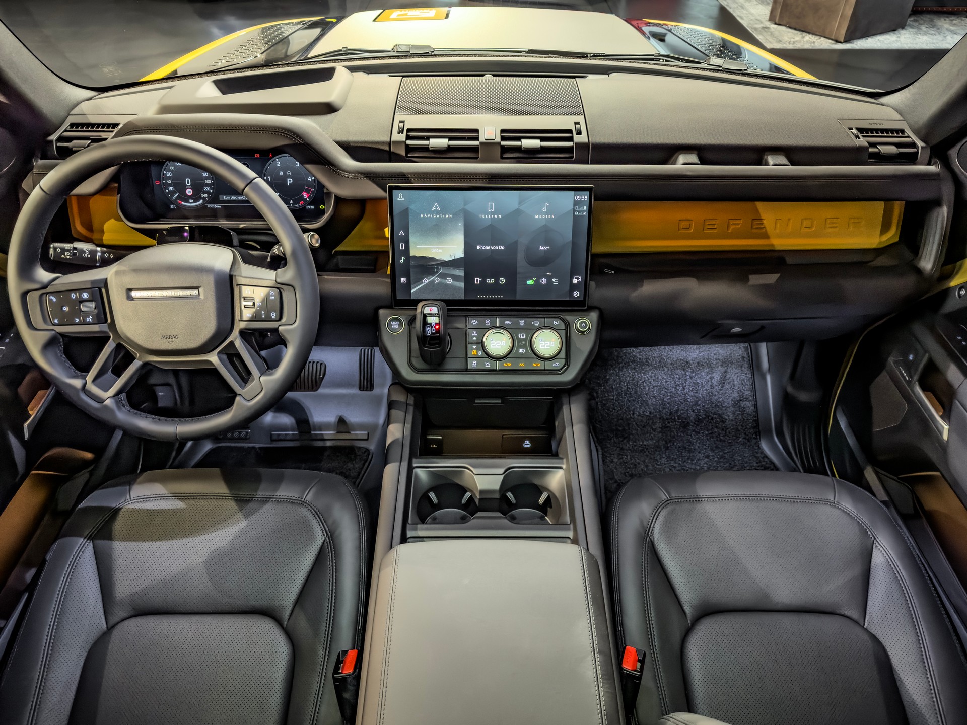 LAND ROVER Defender 110 3.0 D I6 350 Trophy Edition Yellow AWD AT8-image-5