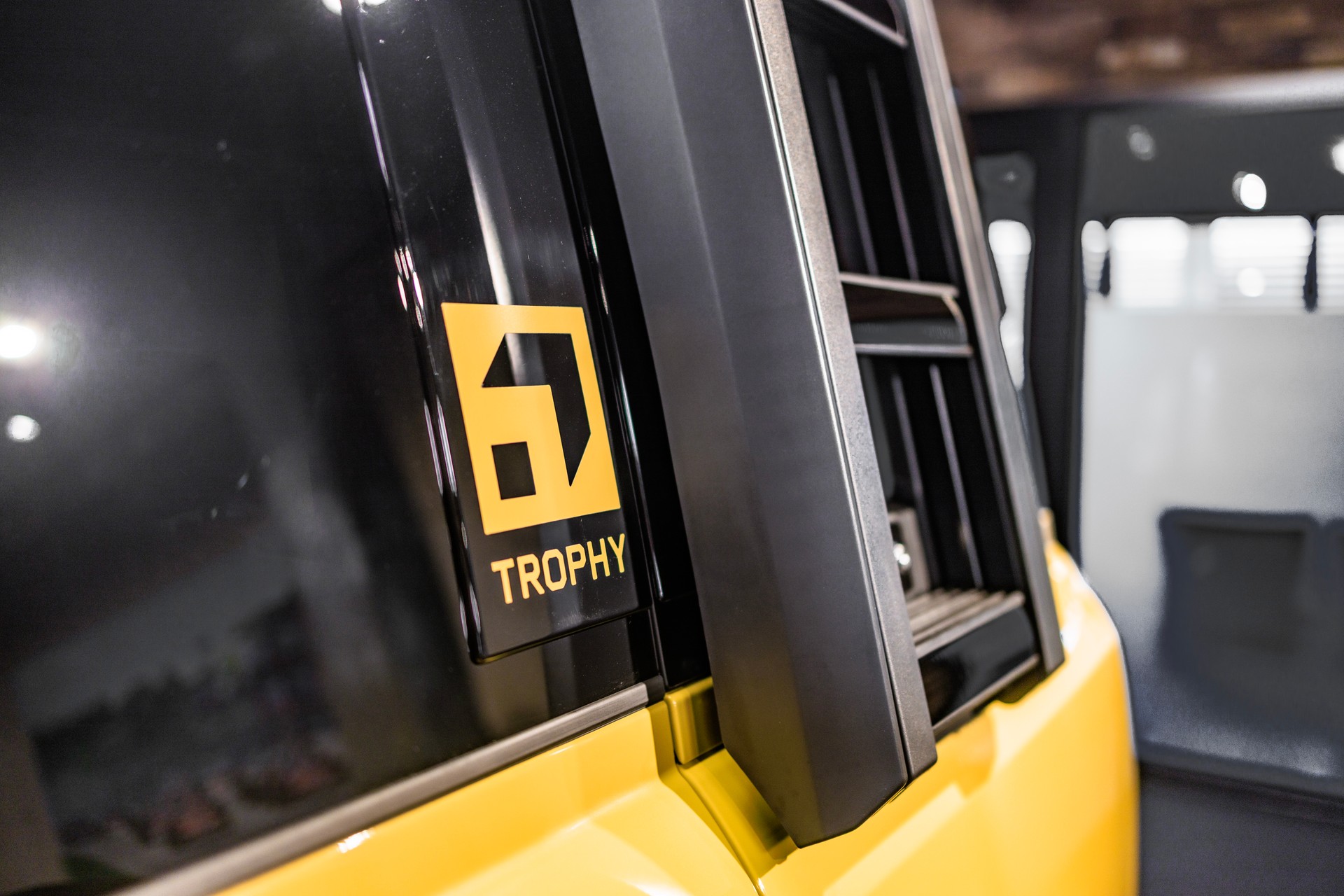 LAND ROVER Defender 110 3.0 D I6 350 Trophy Edition Yellow AWD AT8-image-14