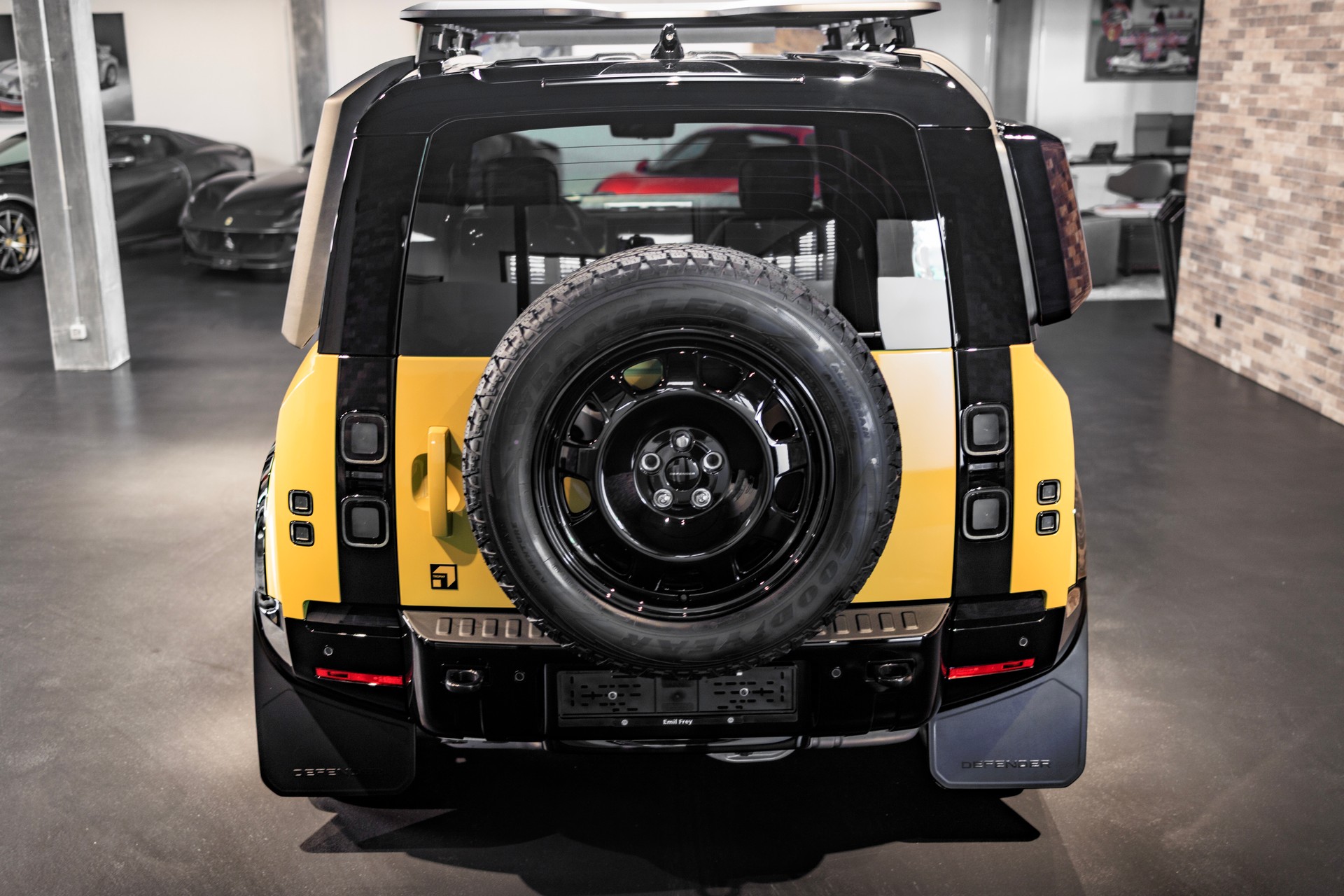 LAND ROVER Defender 110 3.0 D I6 350 Trophy Edition Yellow AWD AT8-image-4