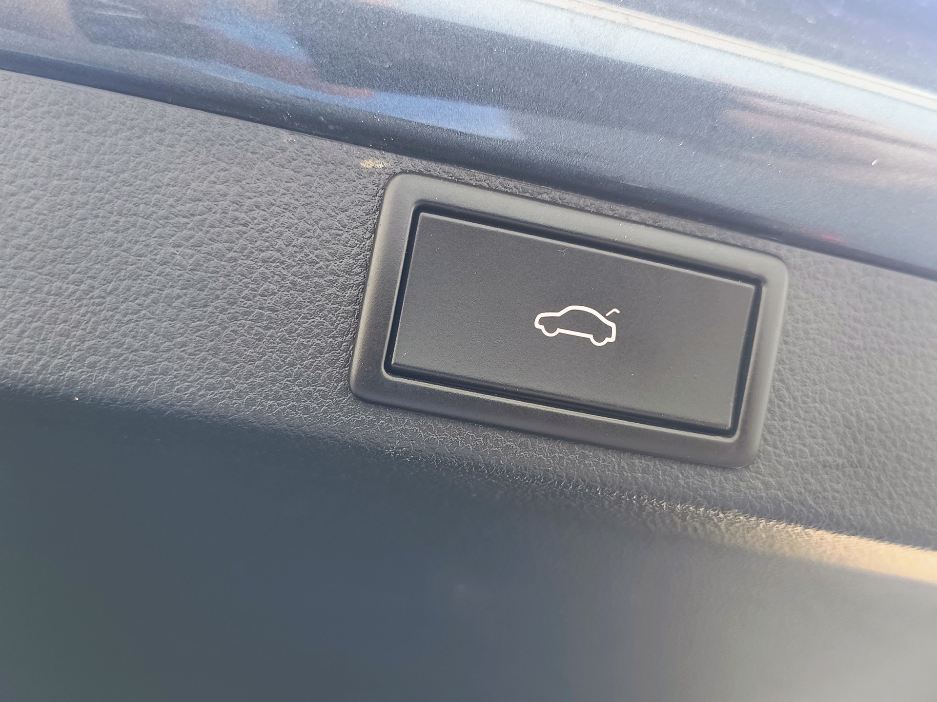 SKODA Octavia Combi 2.0 TDI Style-image-15