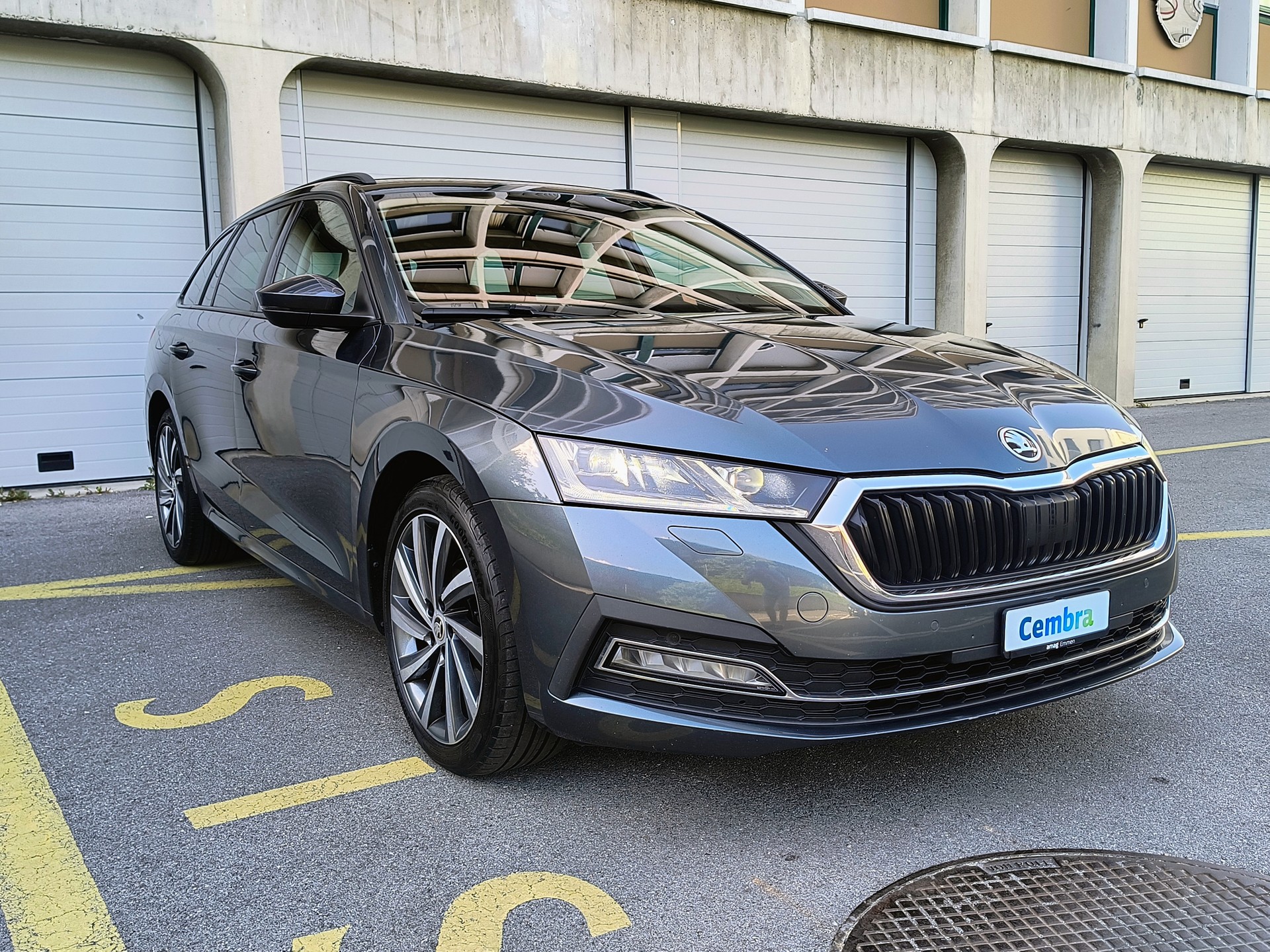SKODA Octavia Combi 2.0 TDI Style-image-1