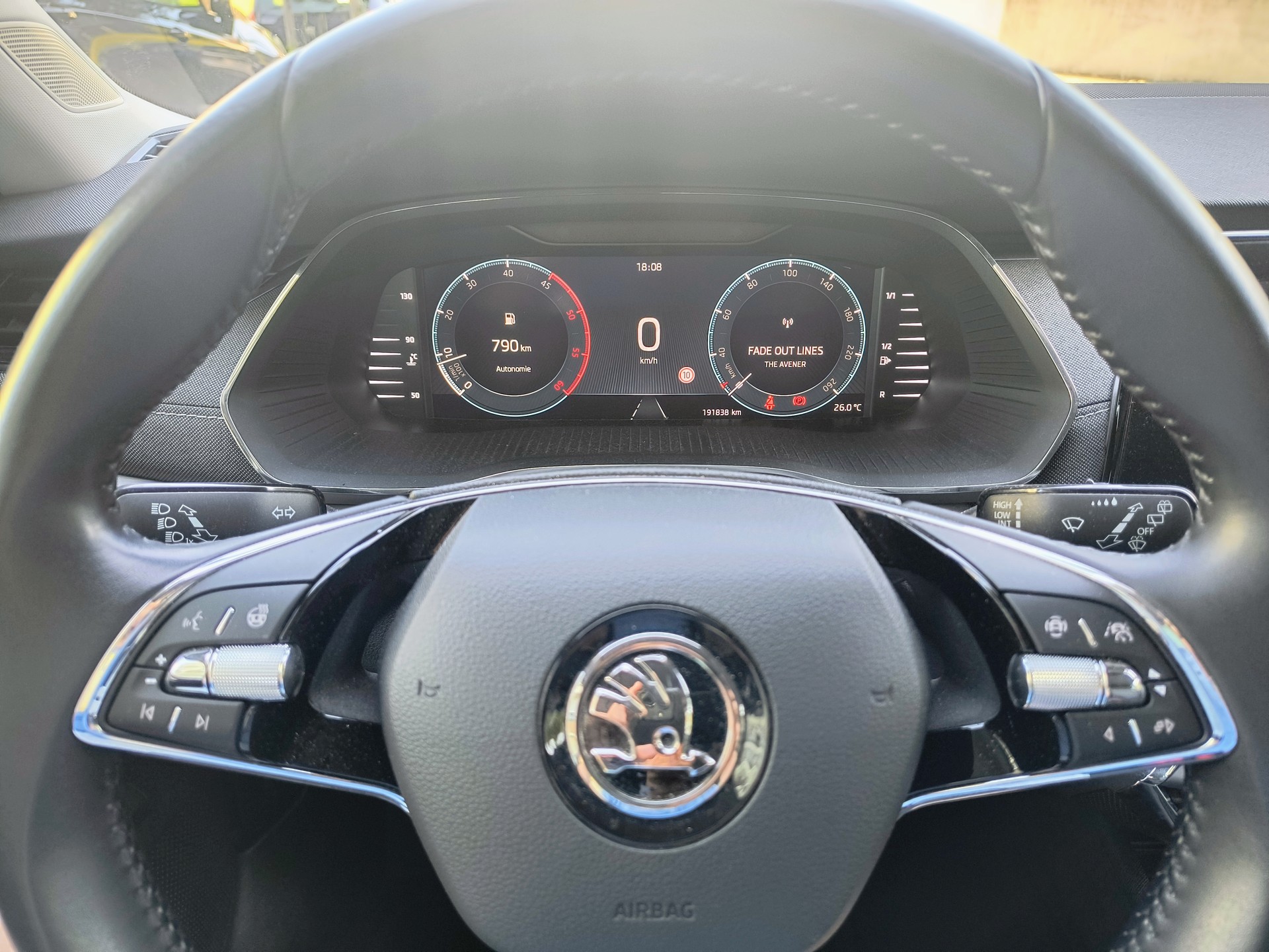 SKODA Octavia Combi 2.0 TDI Style-image-7