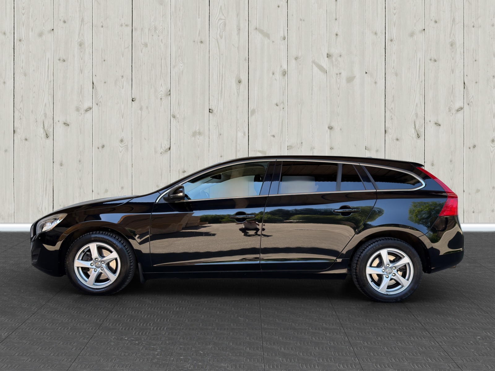 VOLVO V60 D3 Geartronic-image-3