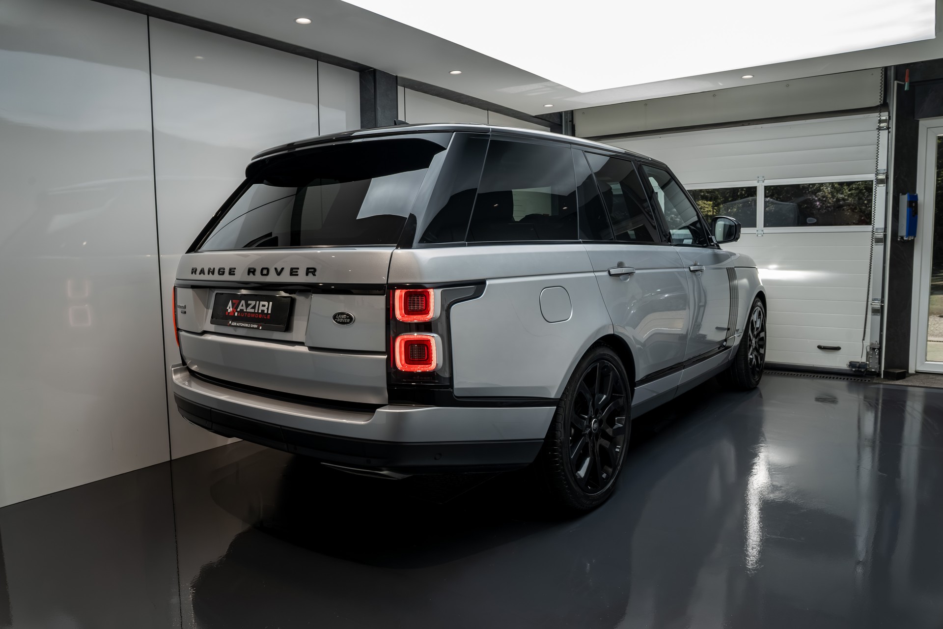 LAND ROVER Range Rover P525 5.0 V8 S/C AB Autobiography Automatic-image-3